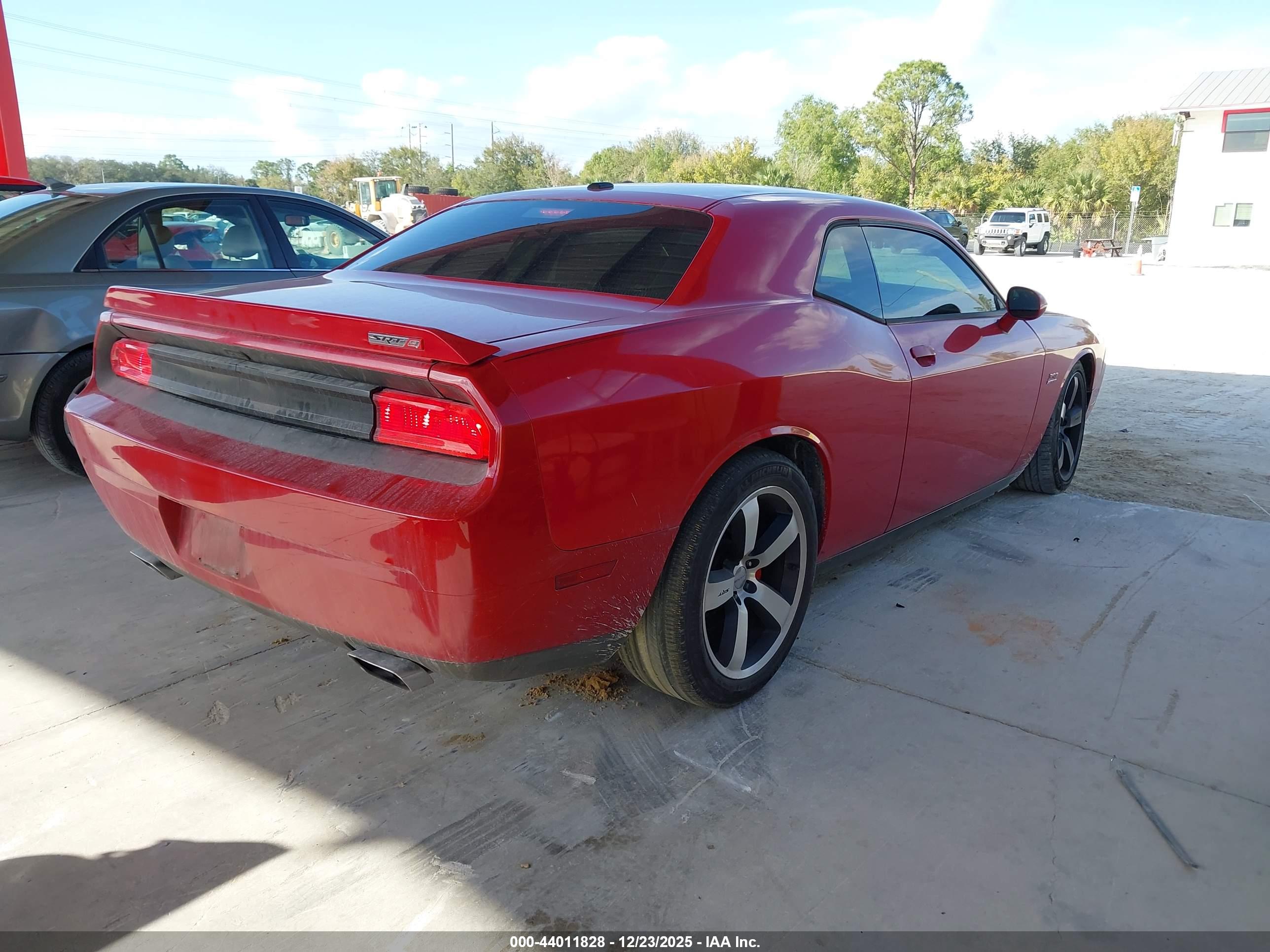 DODGE CHALLENGER image 4