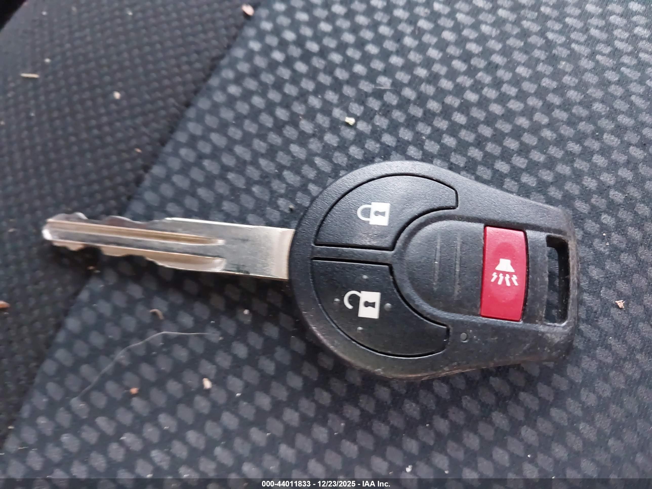 NISSAN ROGUE image 11