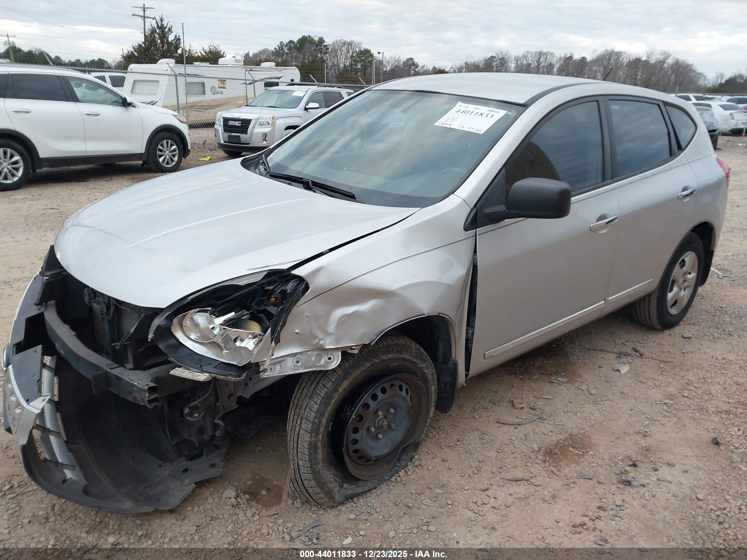 NISSAN ROGUE image 2