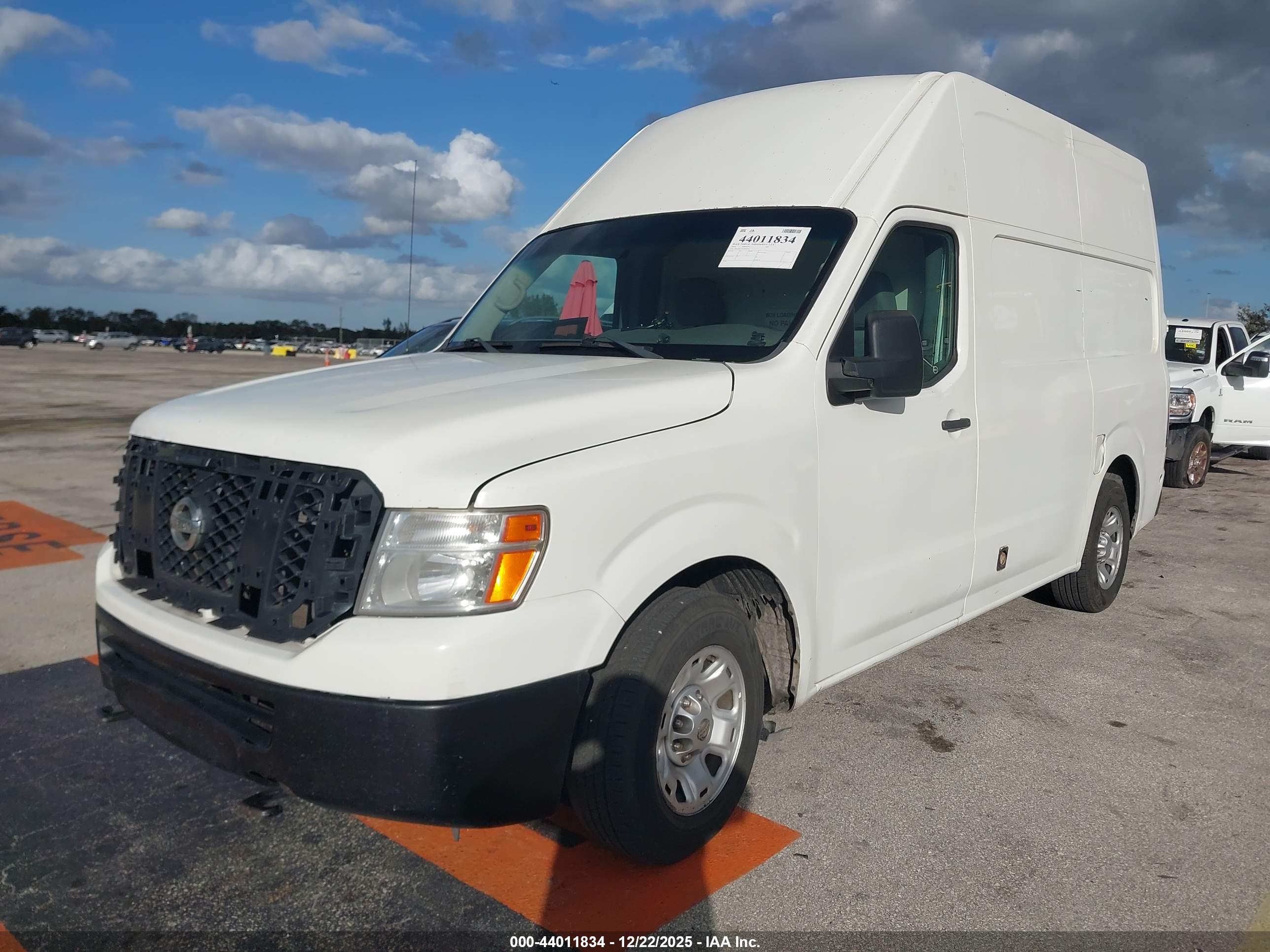 NISSAN NV image 2