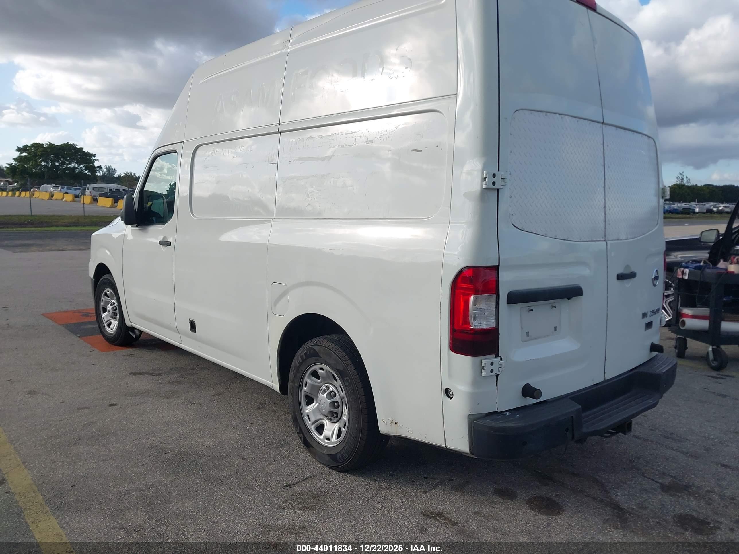 NISSAN NV image 3