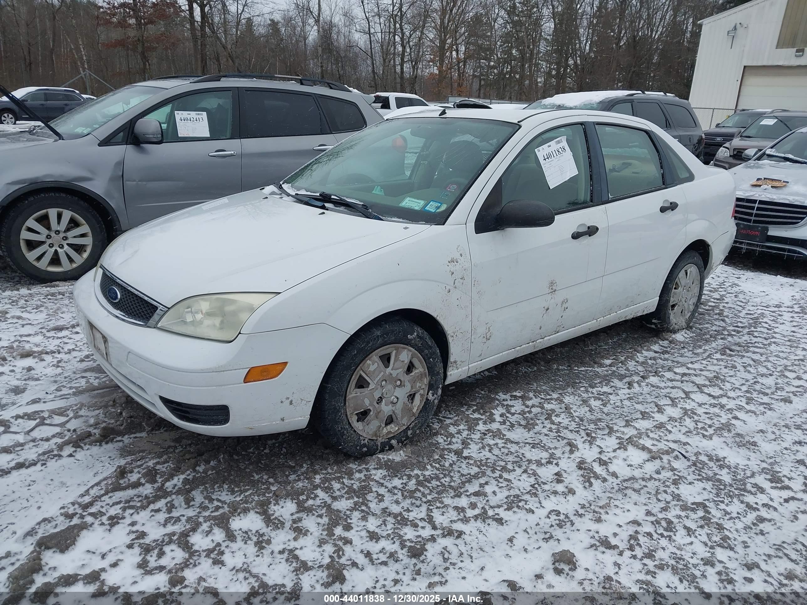 FORD FOCUS image 2