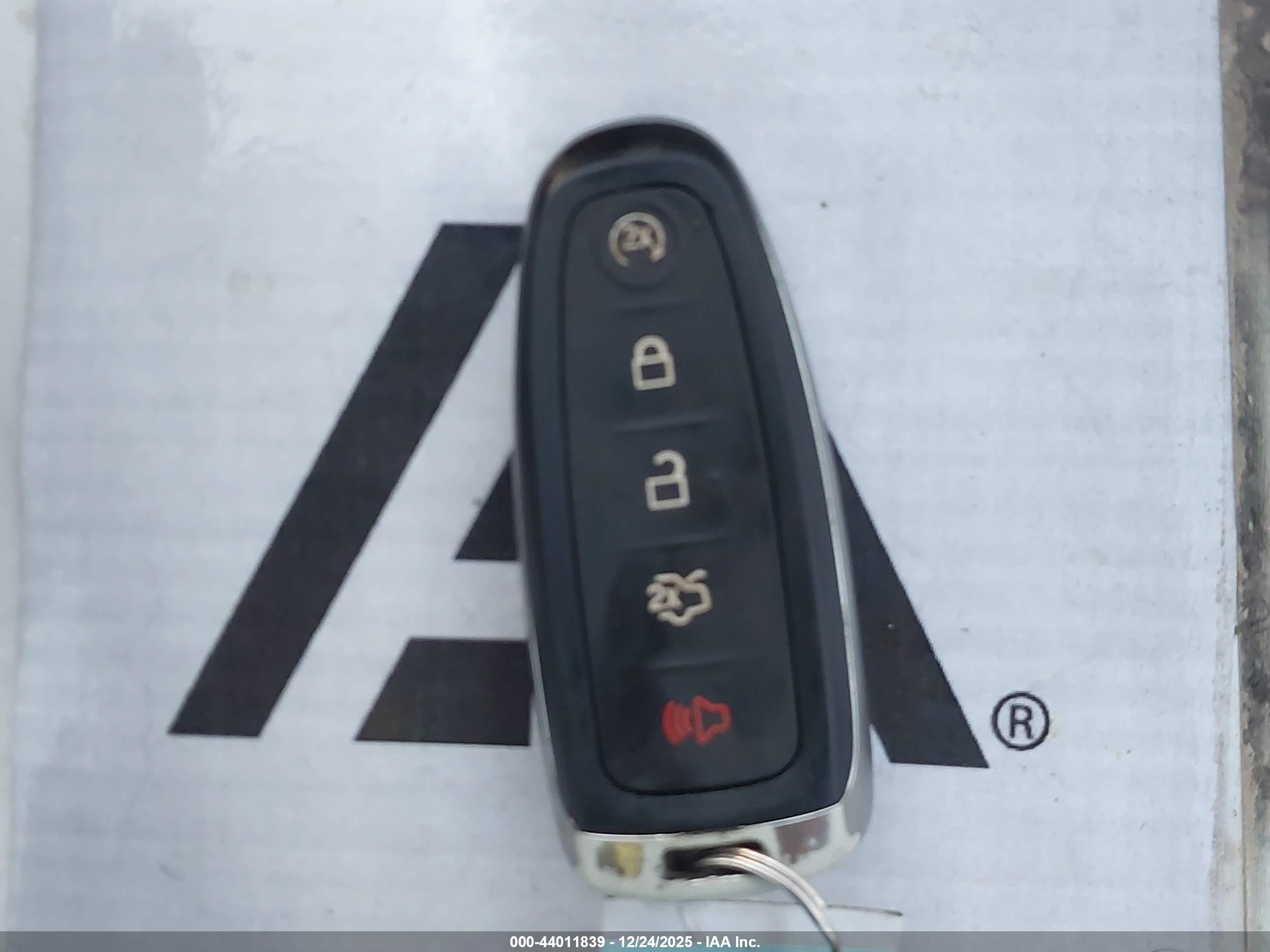 FORD ESCAPE image 11