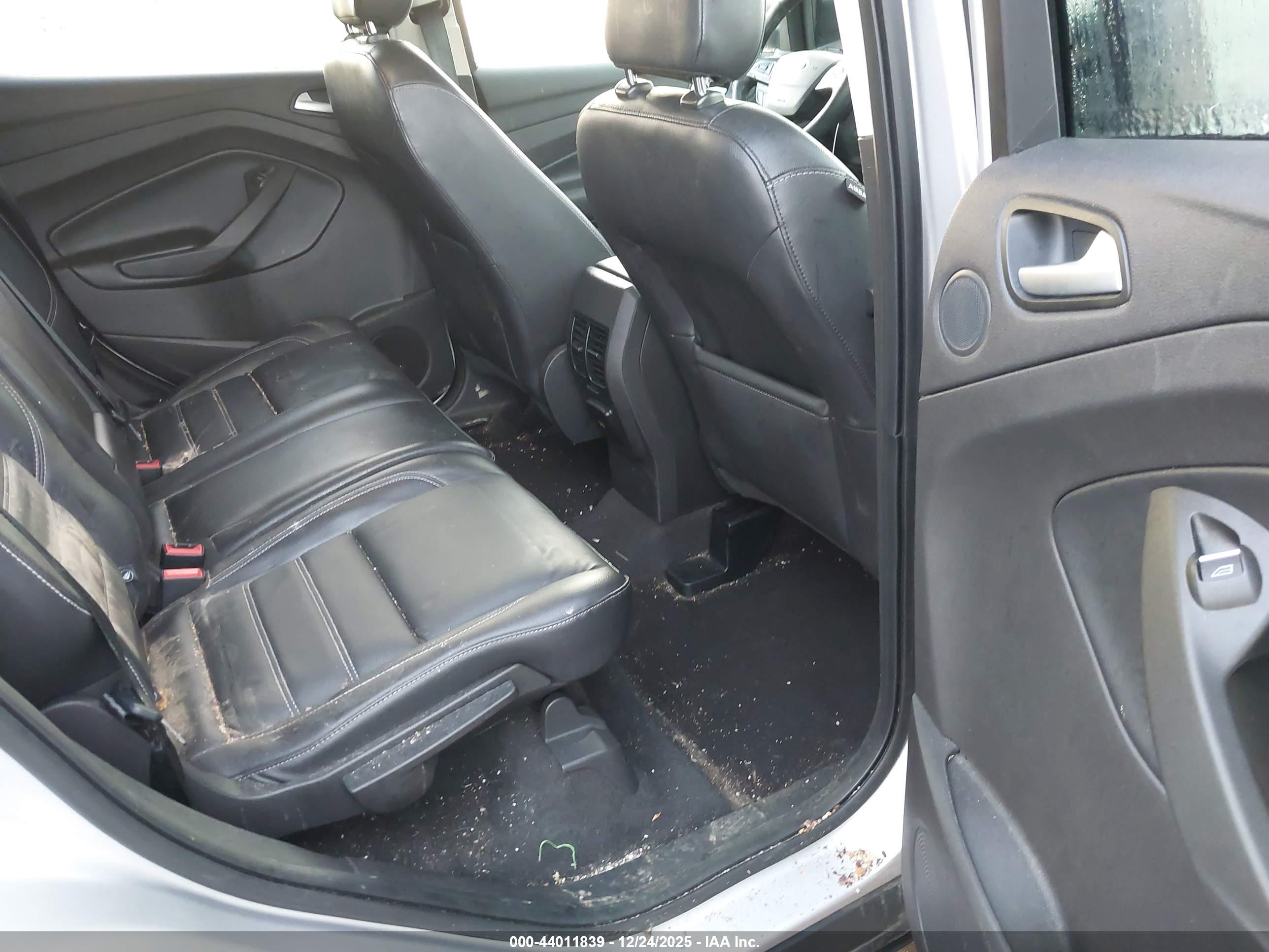 FORD ESCAPE image 8