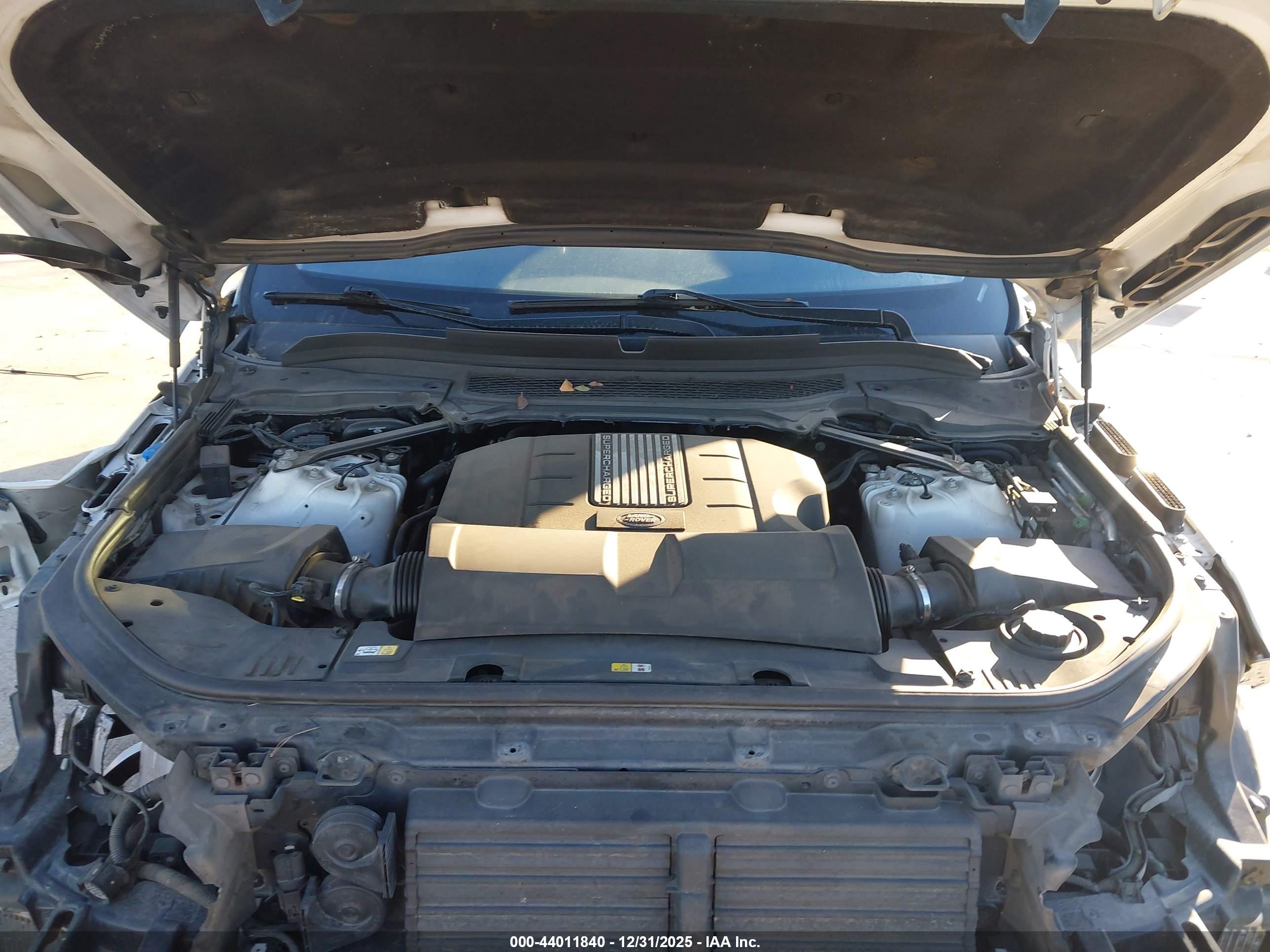 LAND ROVER image 10