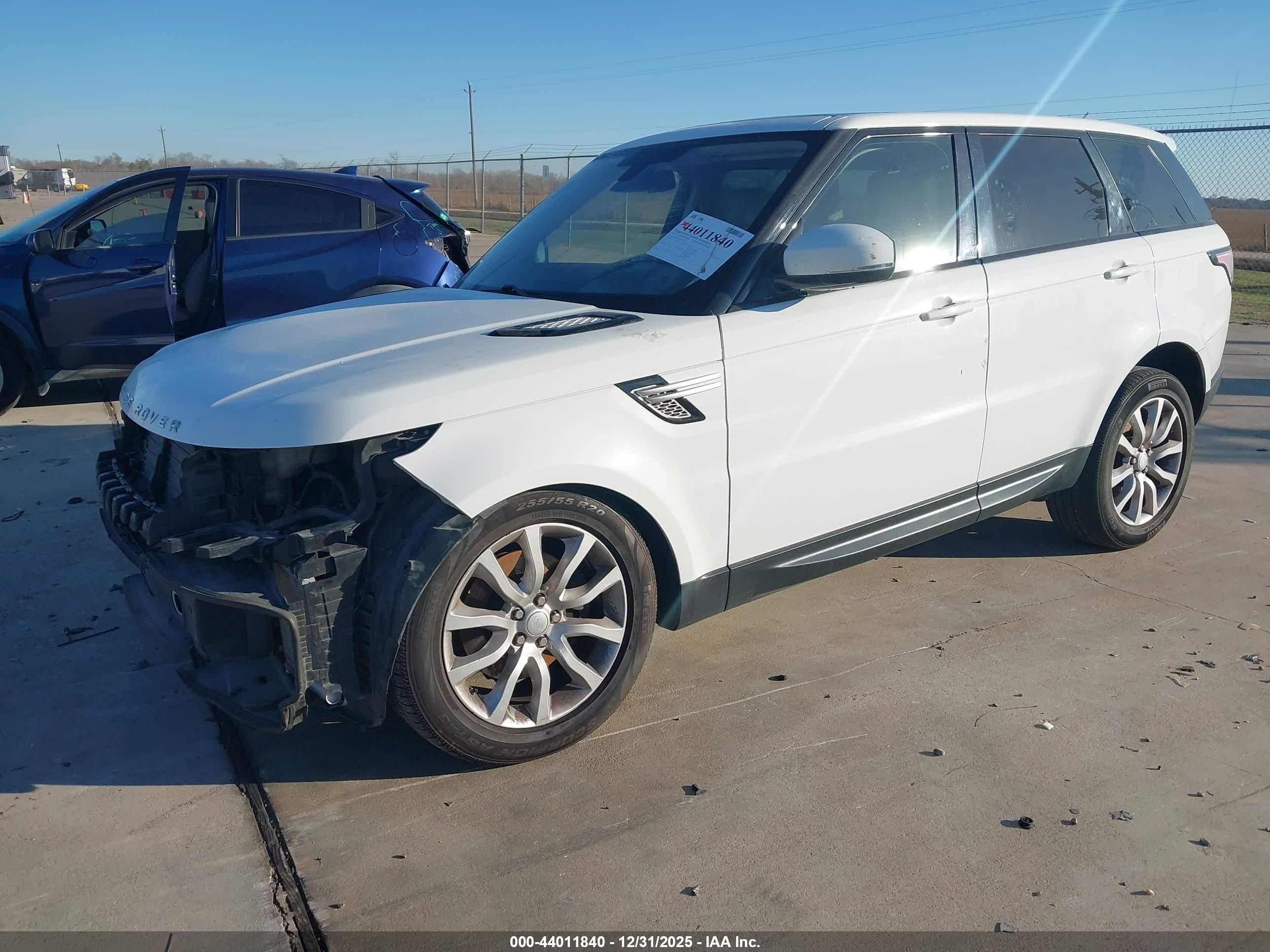 LAND ROVER image 2
