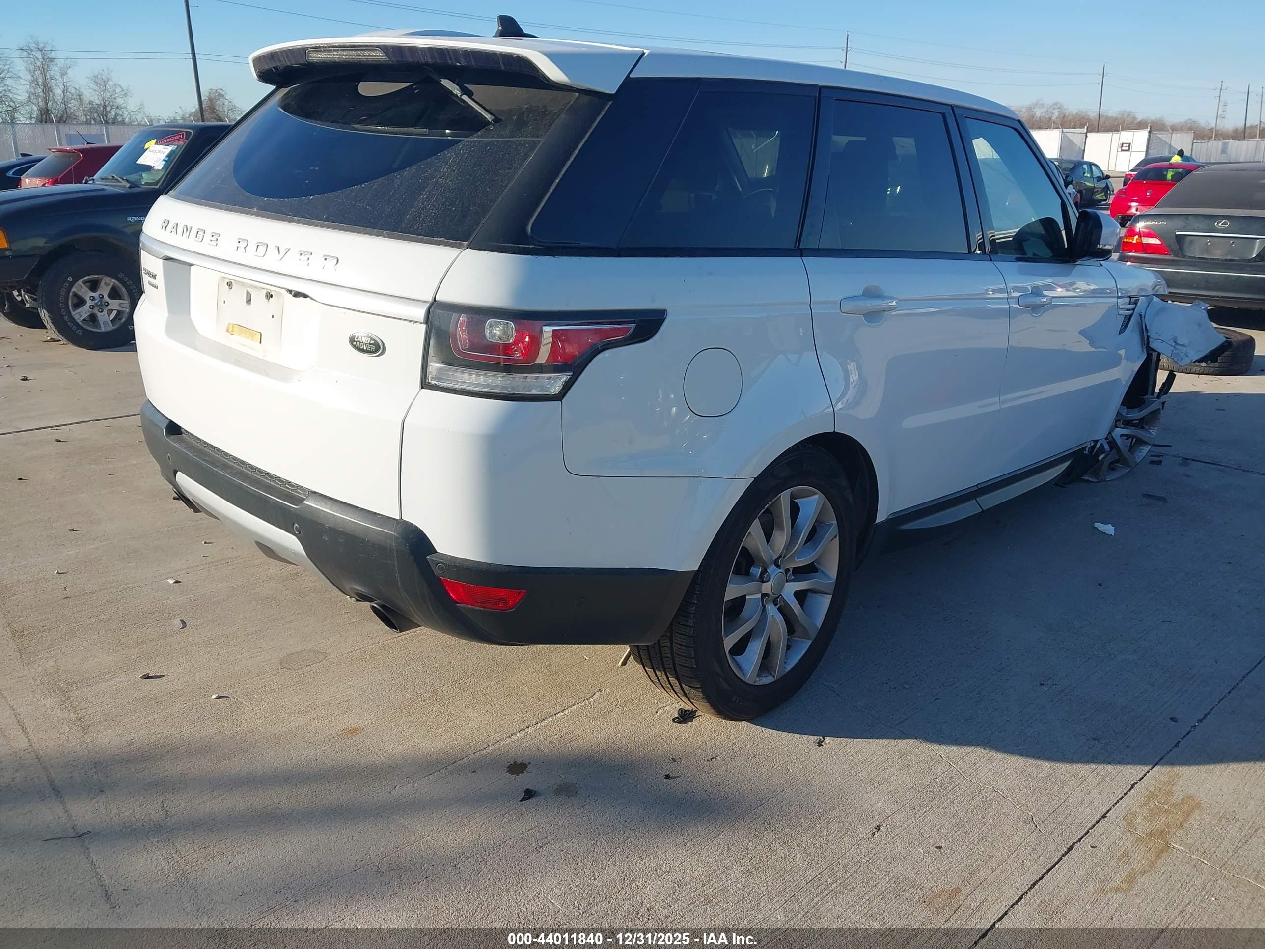 LAND ROVER image 4