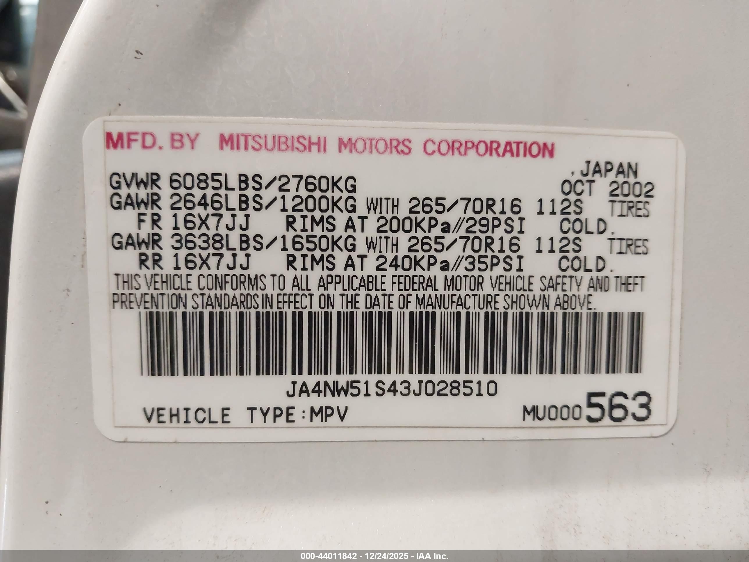 MITSUBISHI MONTERO image 9
