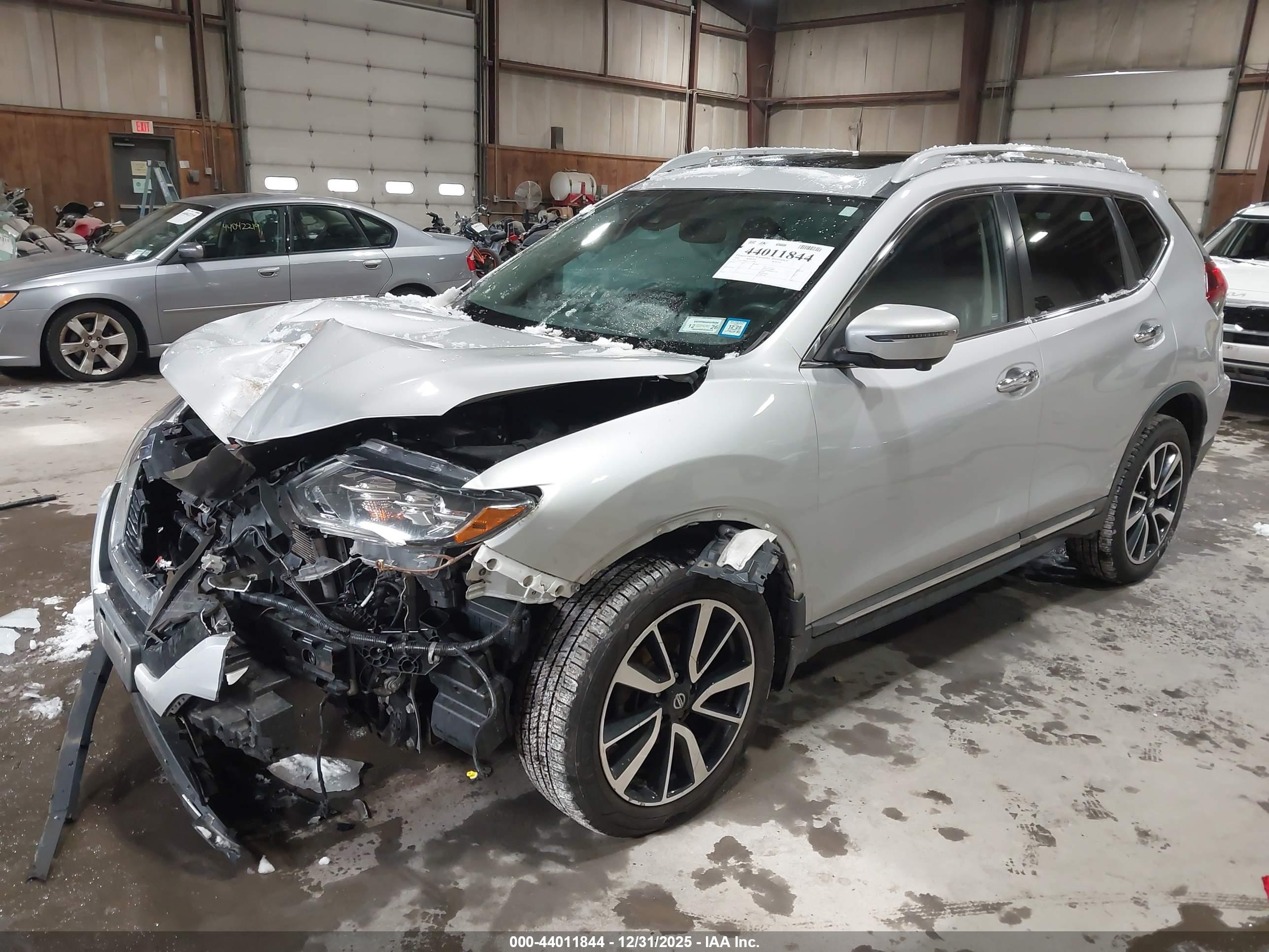 NISSAN ROGUE image 2