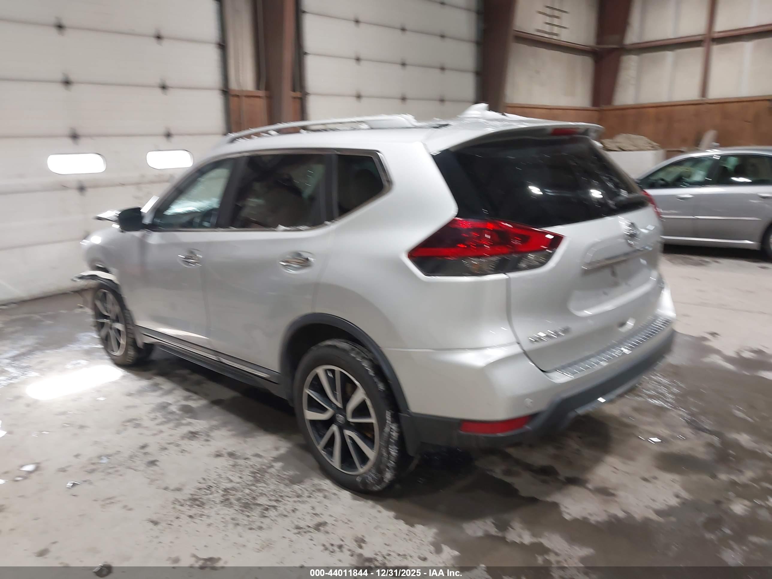 NISSAN ROGUE image 3