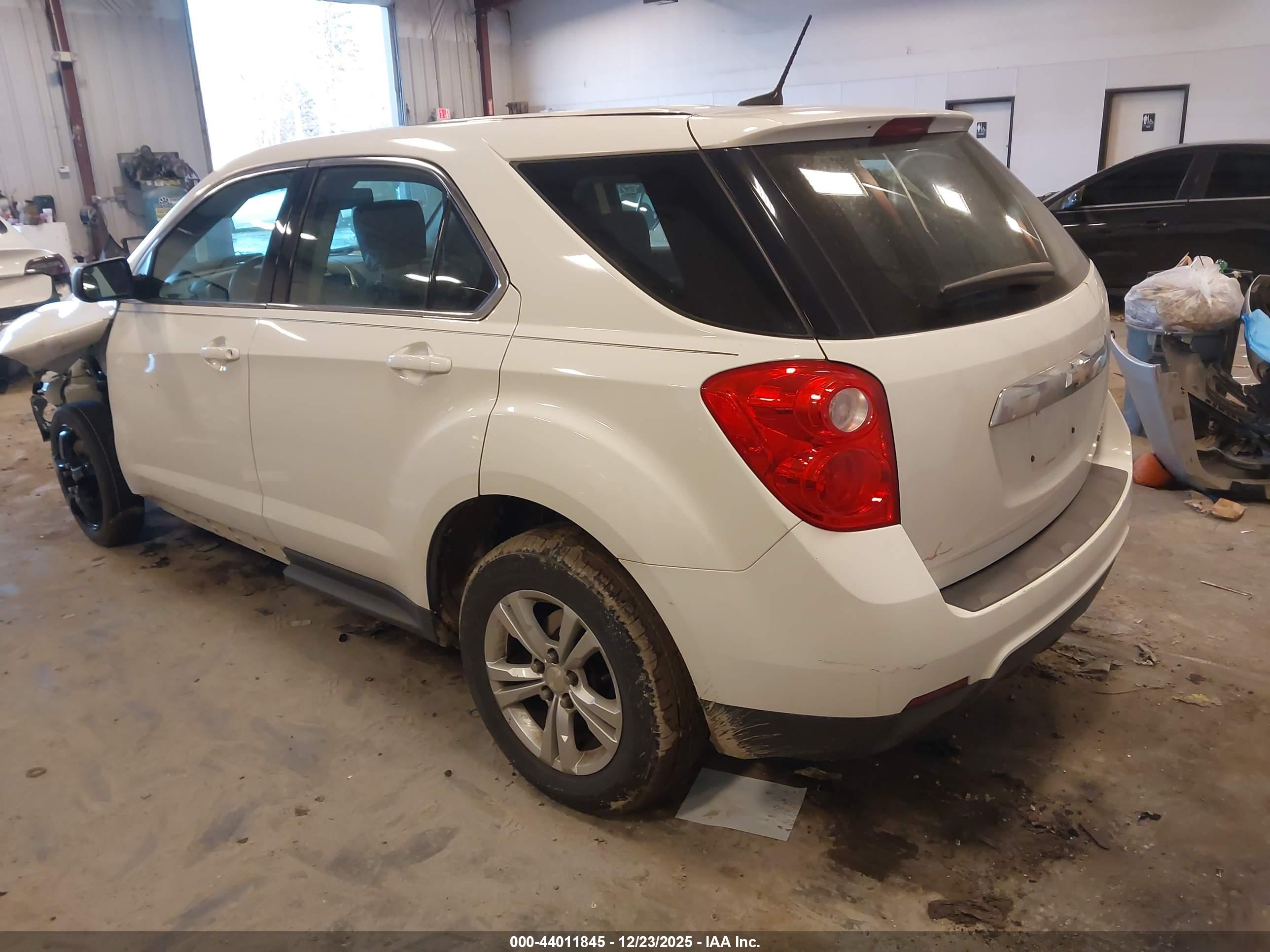 CHEVROLET EQUINOX image 3