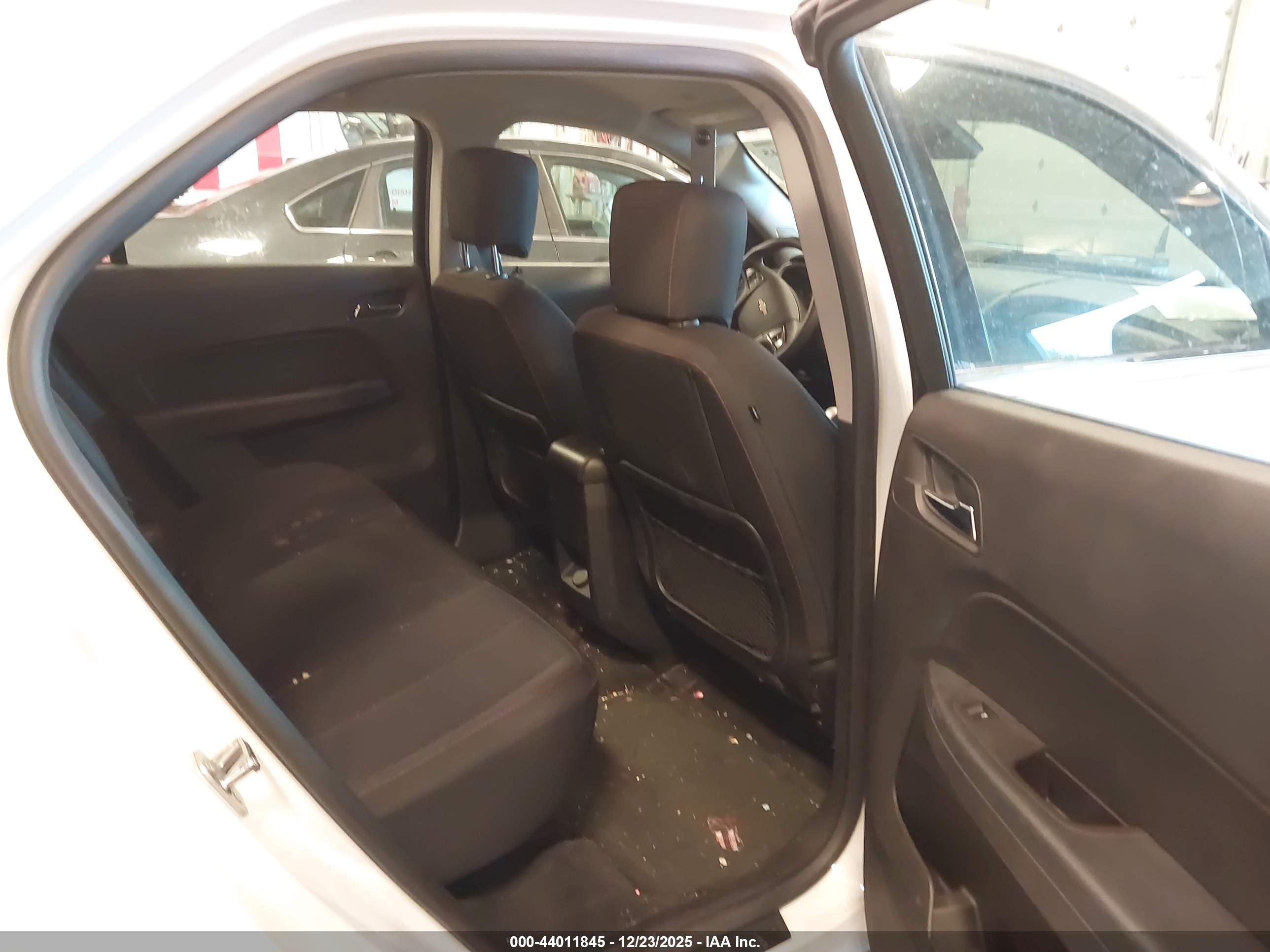 CHEVROLET EQUINOX image 8