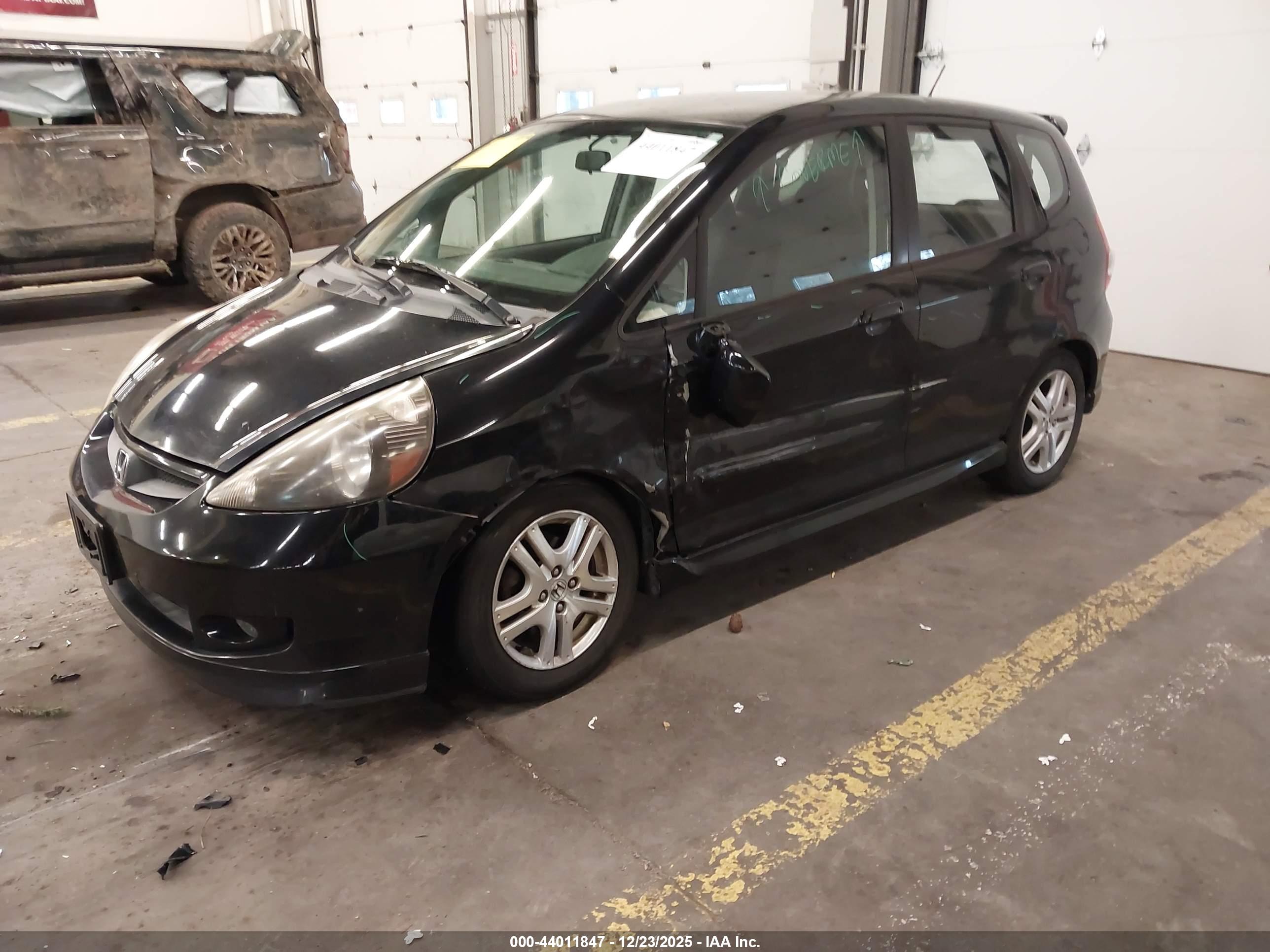 HONDA FIT image 2