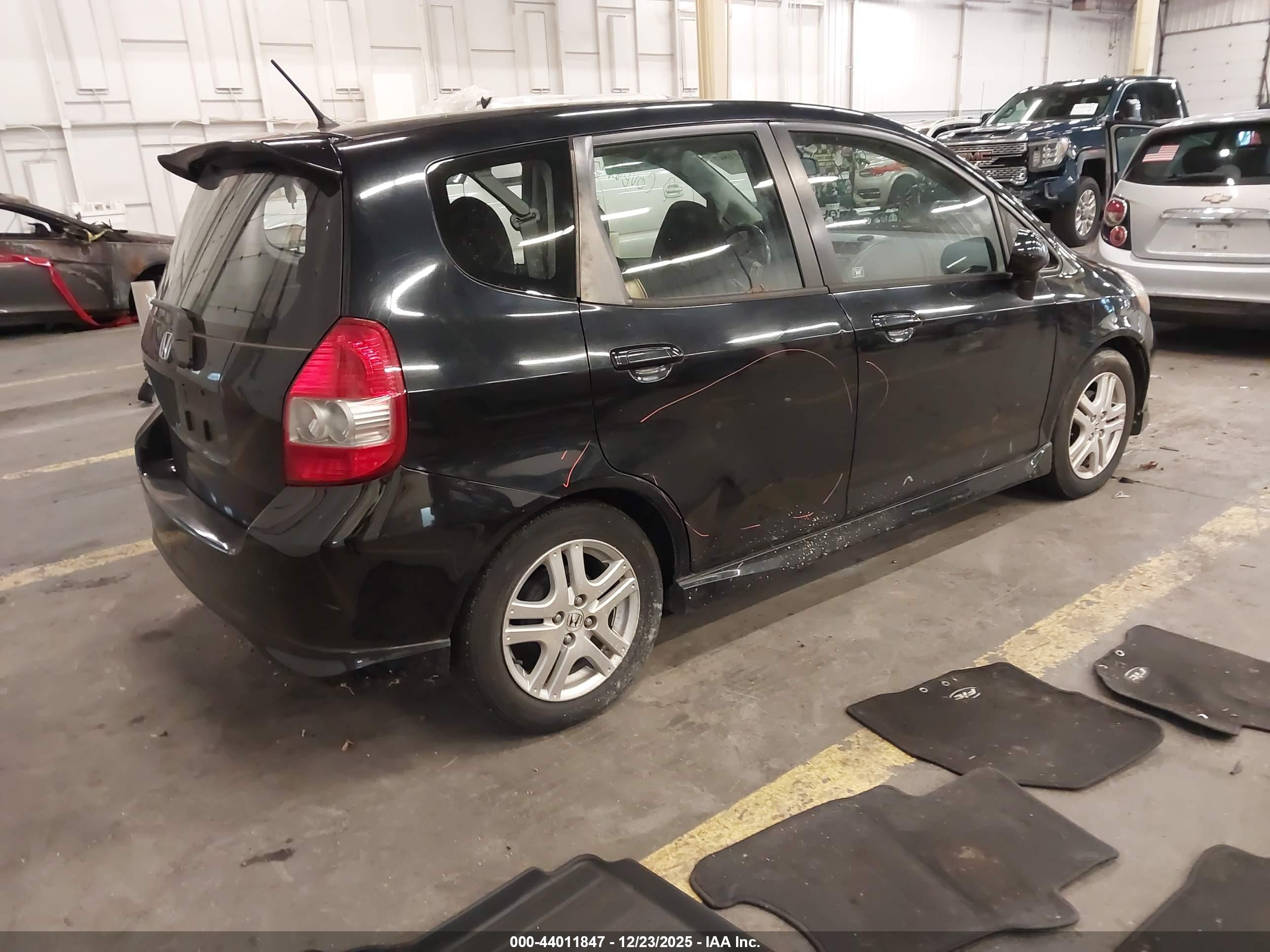 HONDA FIT image 4