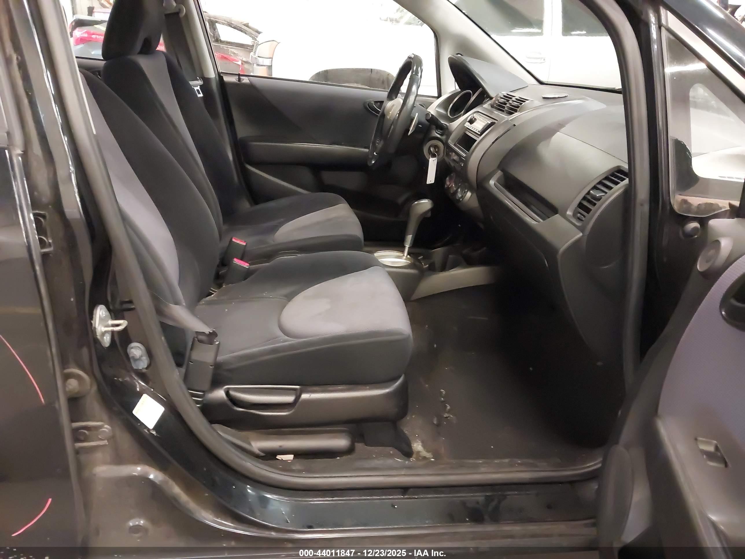 HONDA FIT image 5