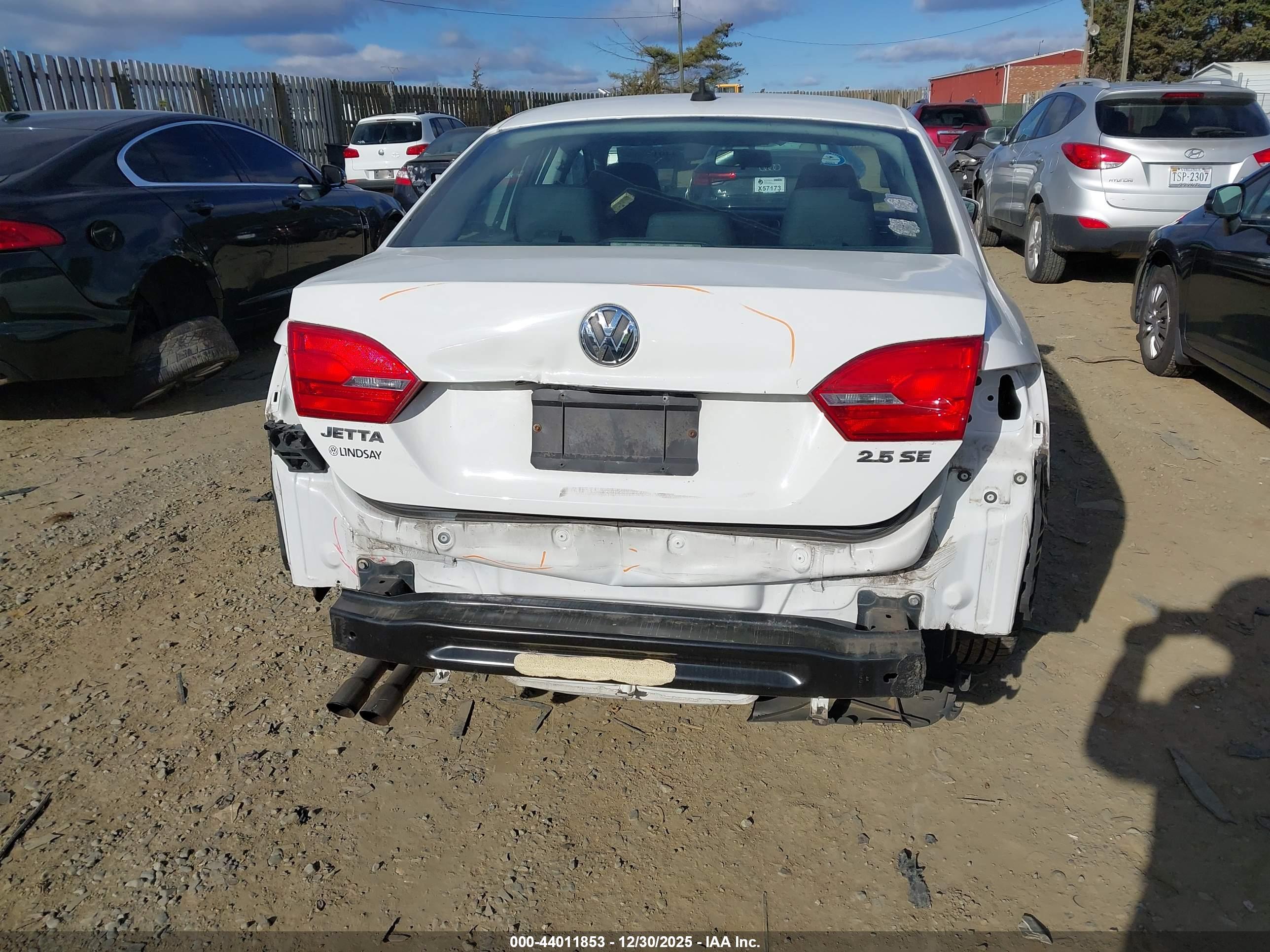 VOLKSWAGEN JETTA image 6