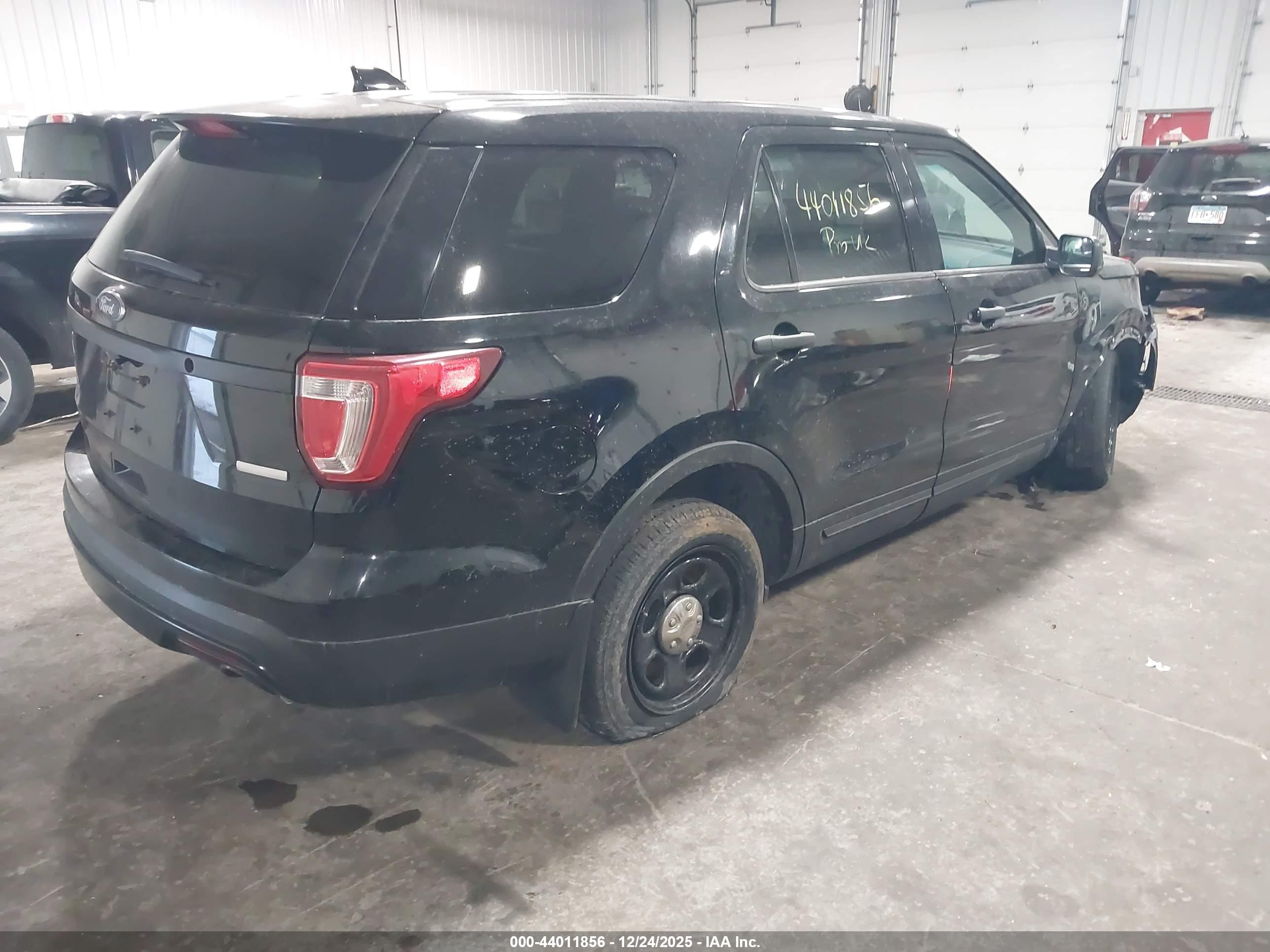 FORD UTILITY image 4