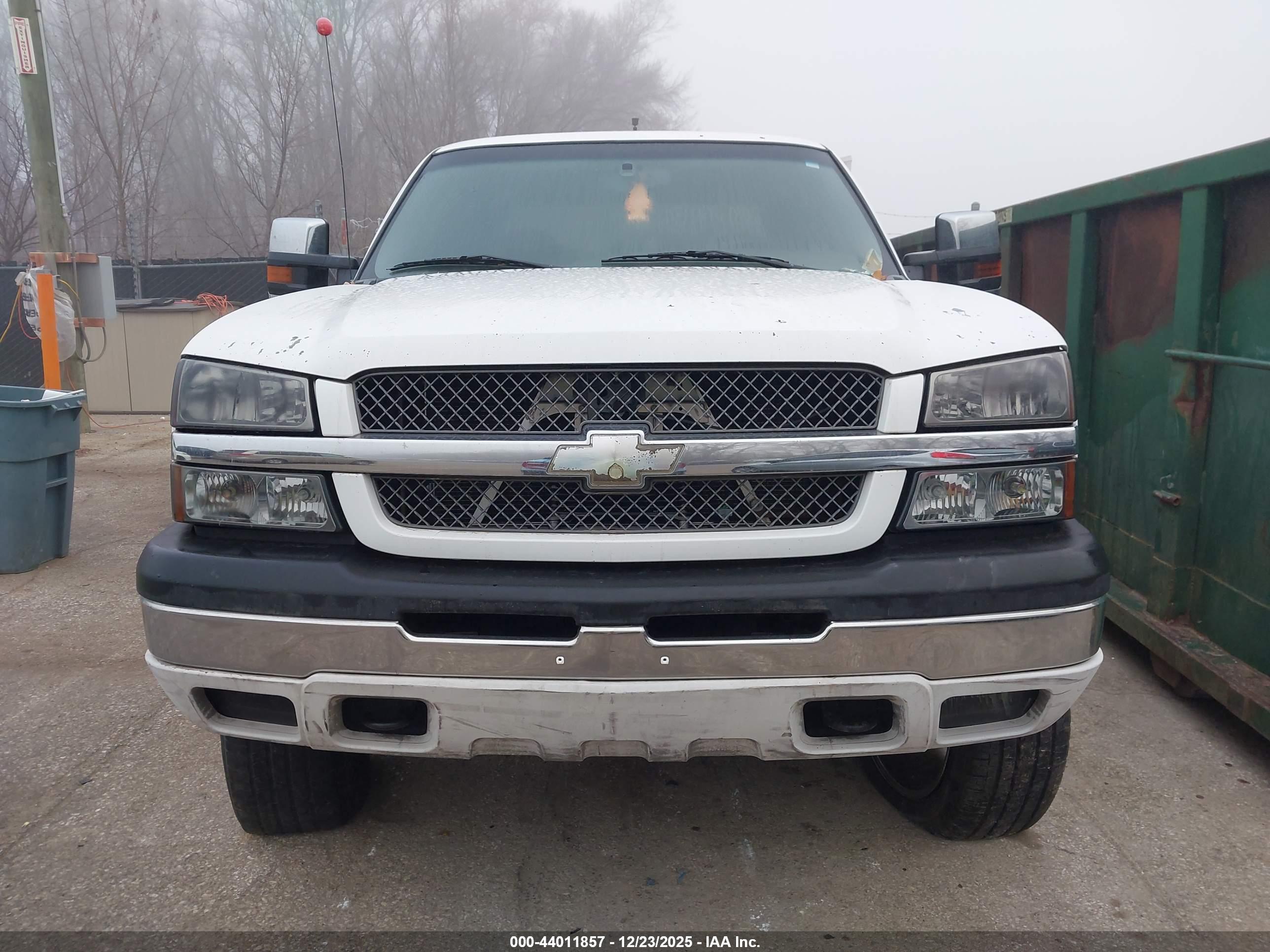 CHEVROLET SILVERADO image 6