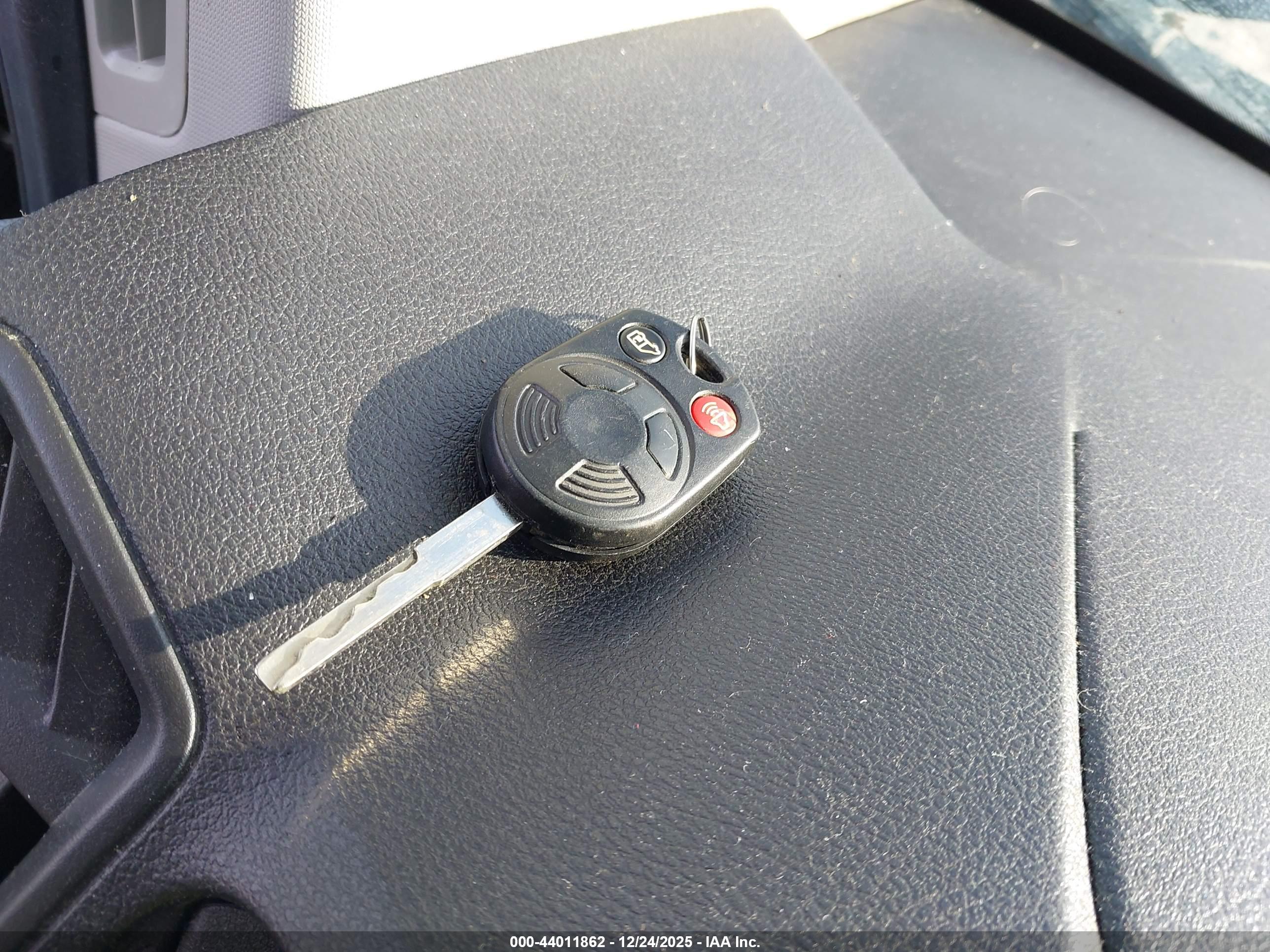 FORD TRANSIT-250 image 11
