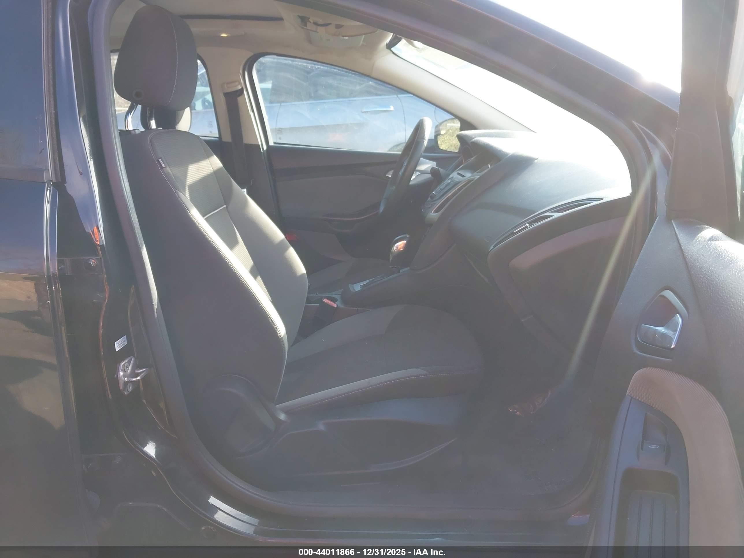 FORD FOCUS image 5