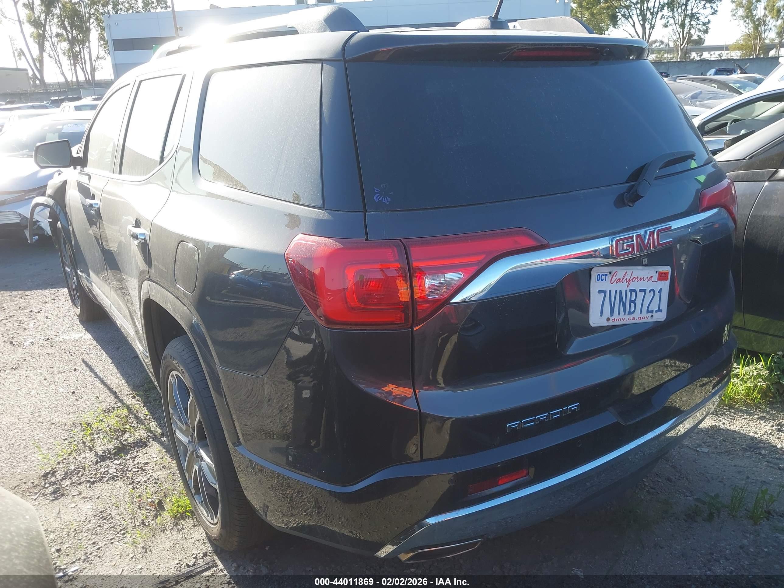 GMC ACADIA image 3