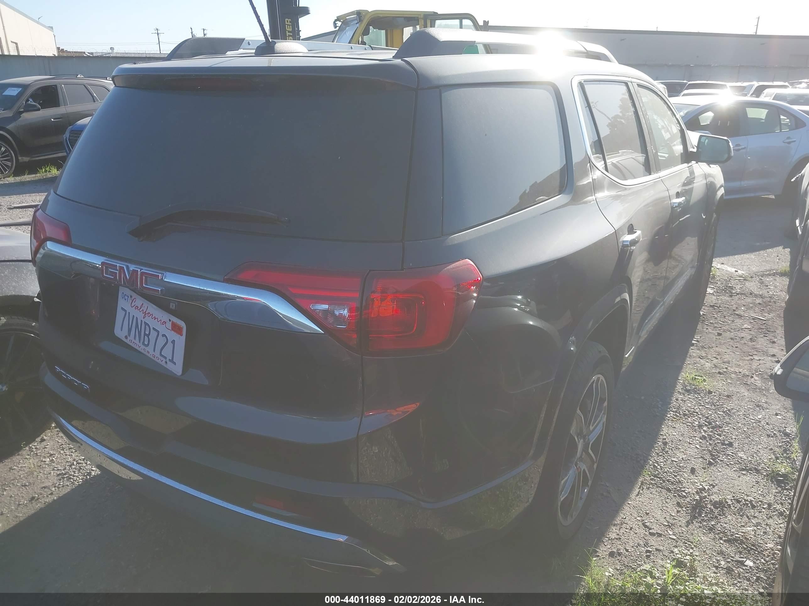GMC ACADIA image 4