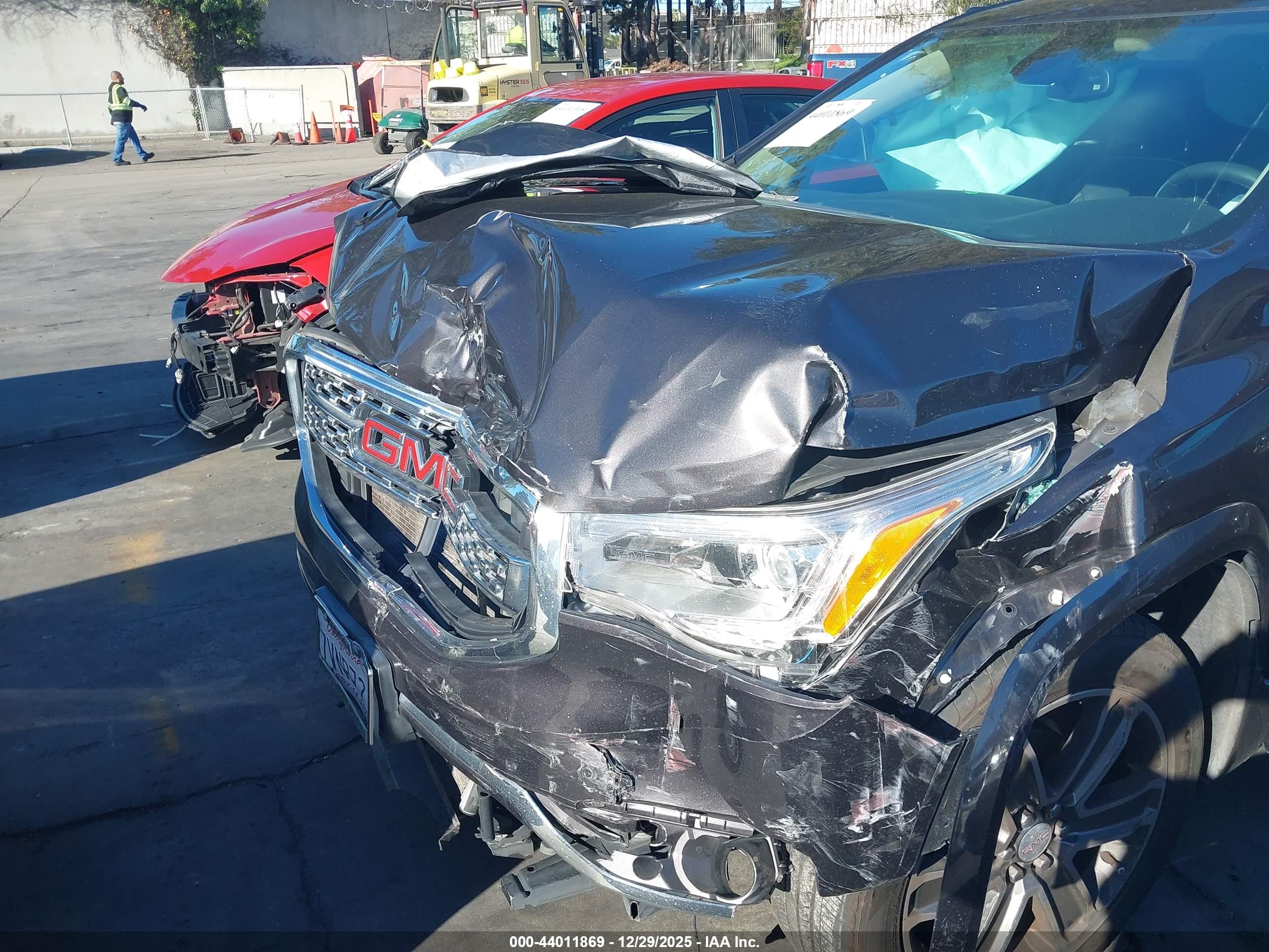 GMC ACADIA image 6