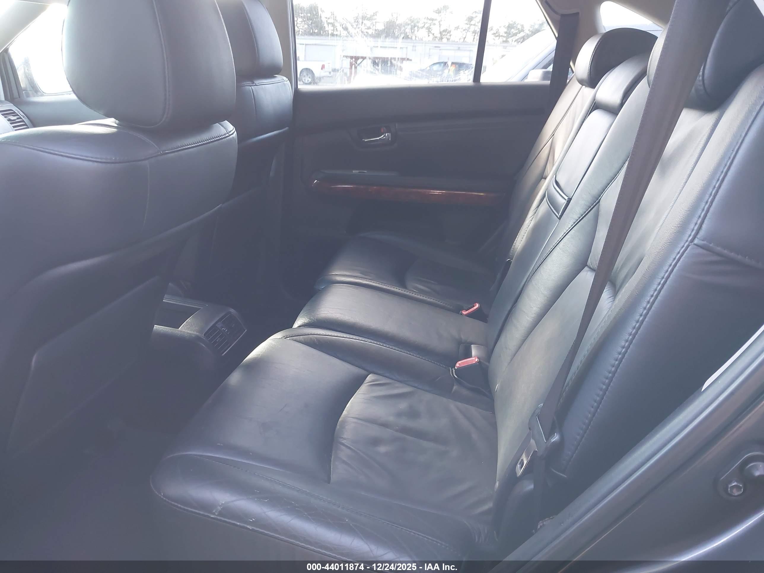 LEXUS RX image 8