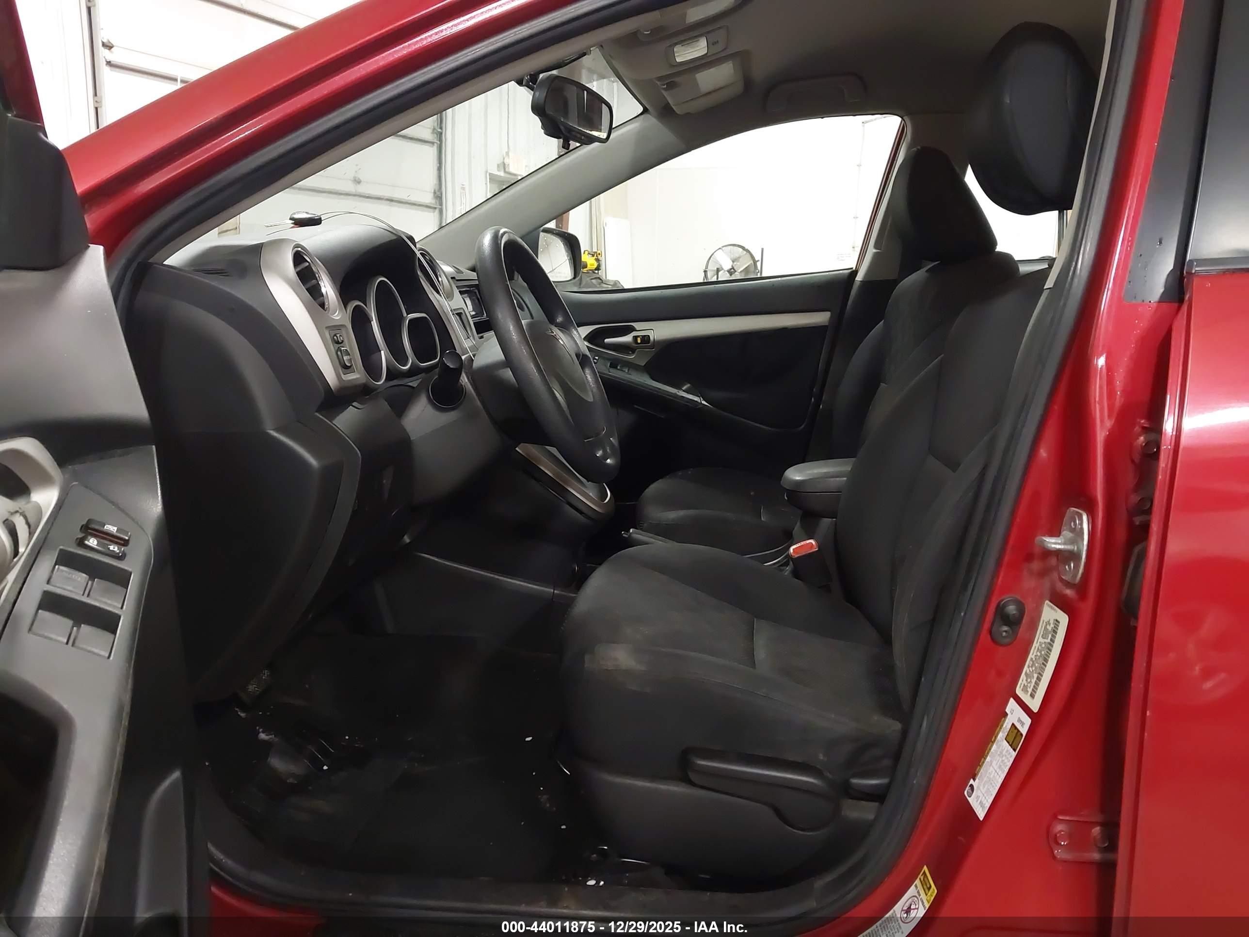 PONTIAC VIBE image 5