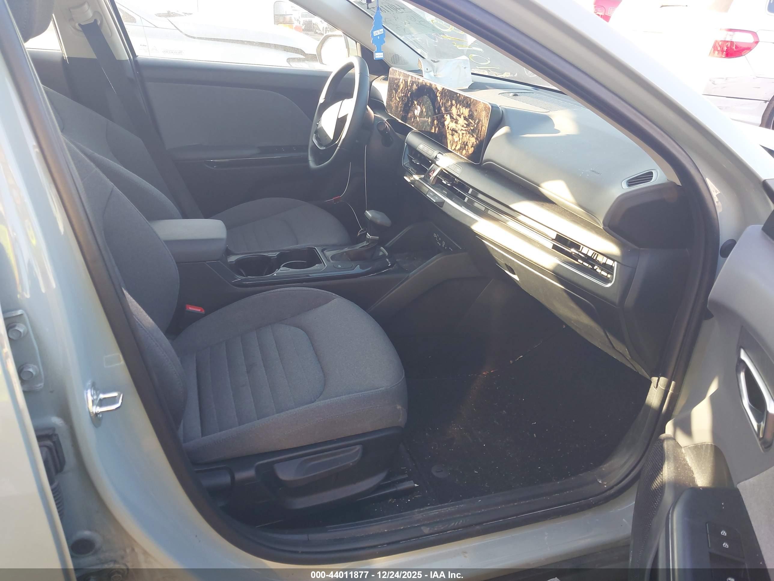 KIA K4 image 5