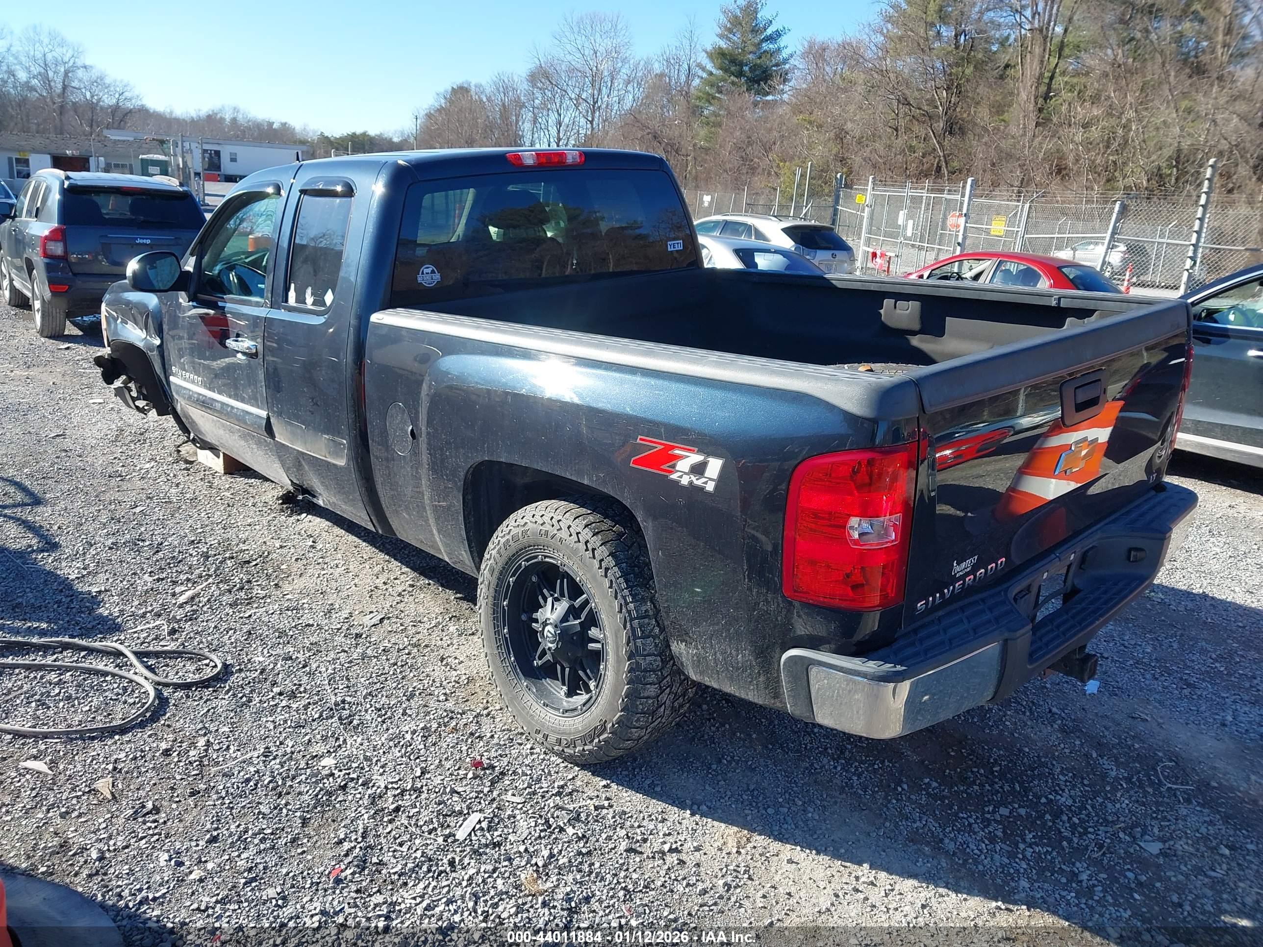 CHEVROLET SILVERADO image 3