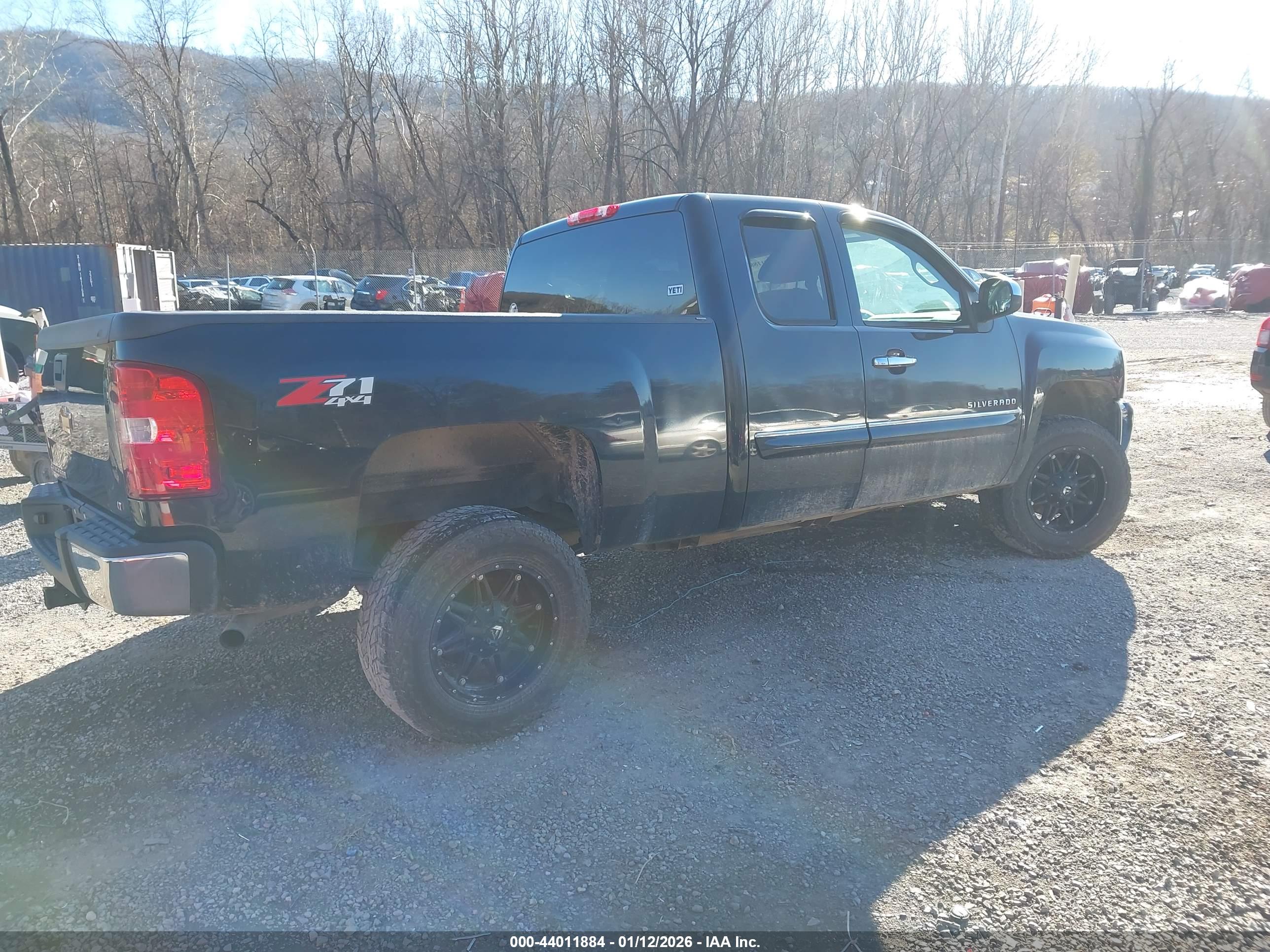 CHEVROLET SILVERADO image 4