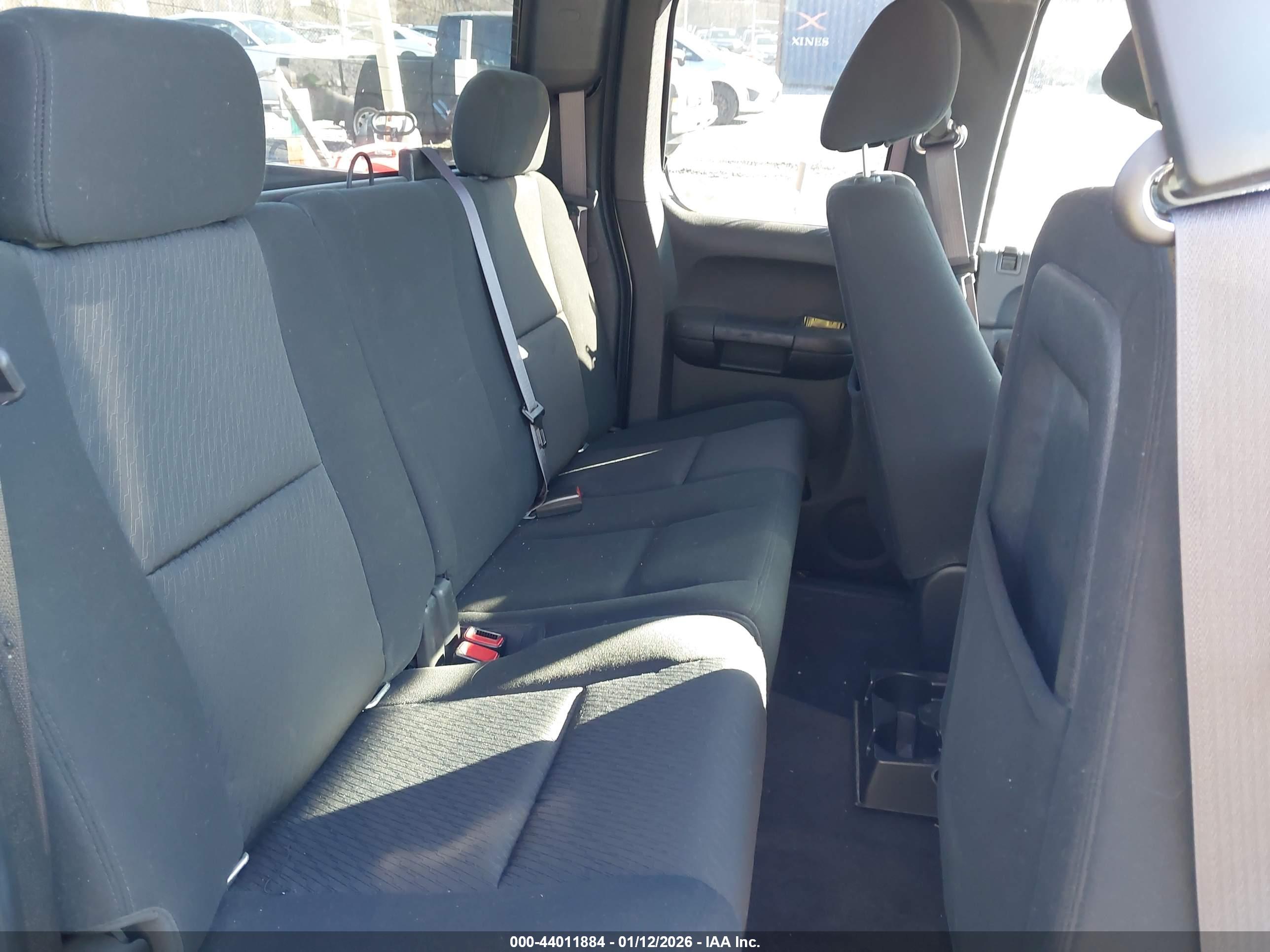 CHEVROLET SILVERADO image 8