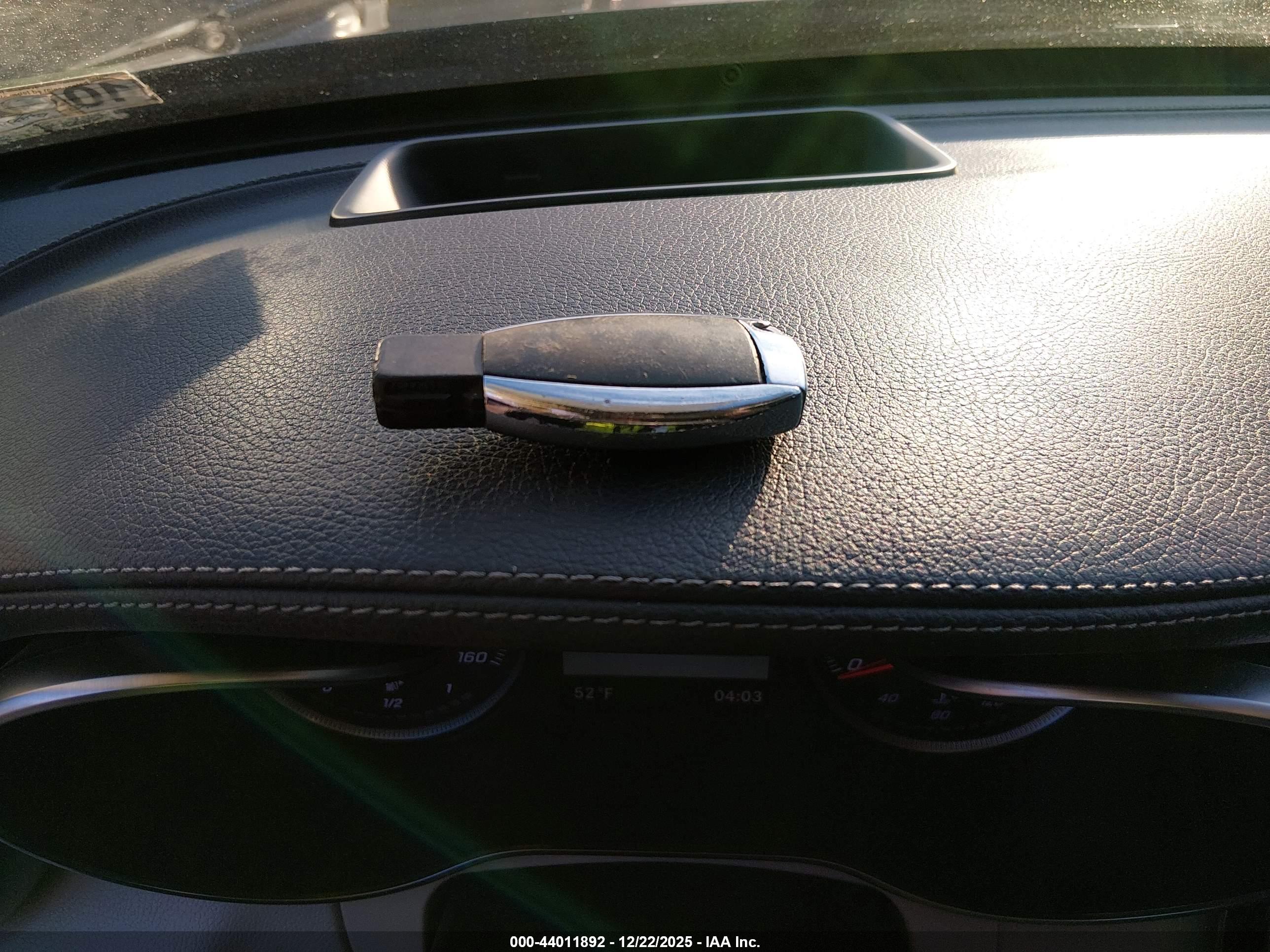 MERCEDES-BENZ C image 11