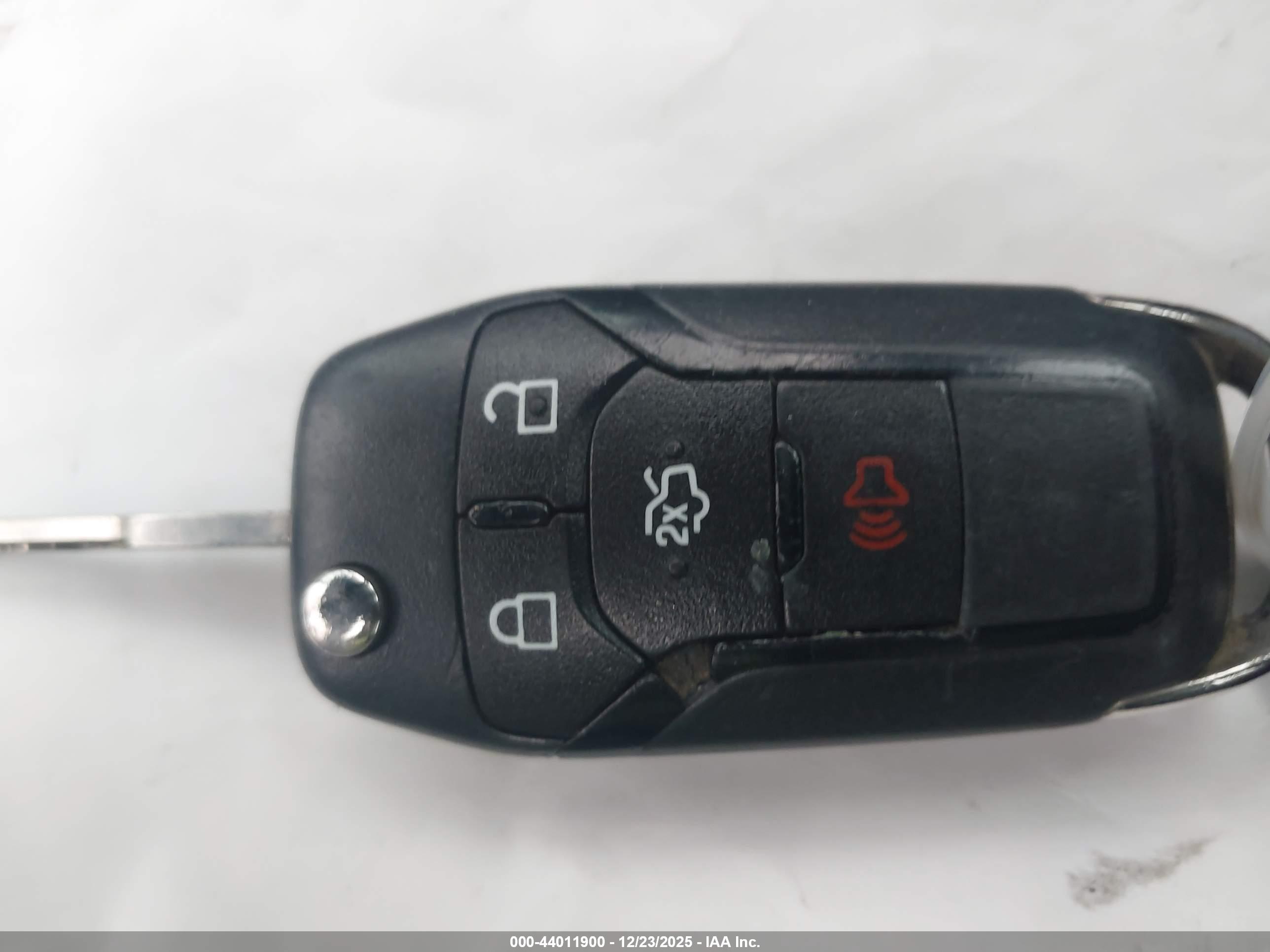 FORD FUSION image 11