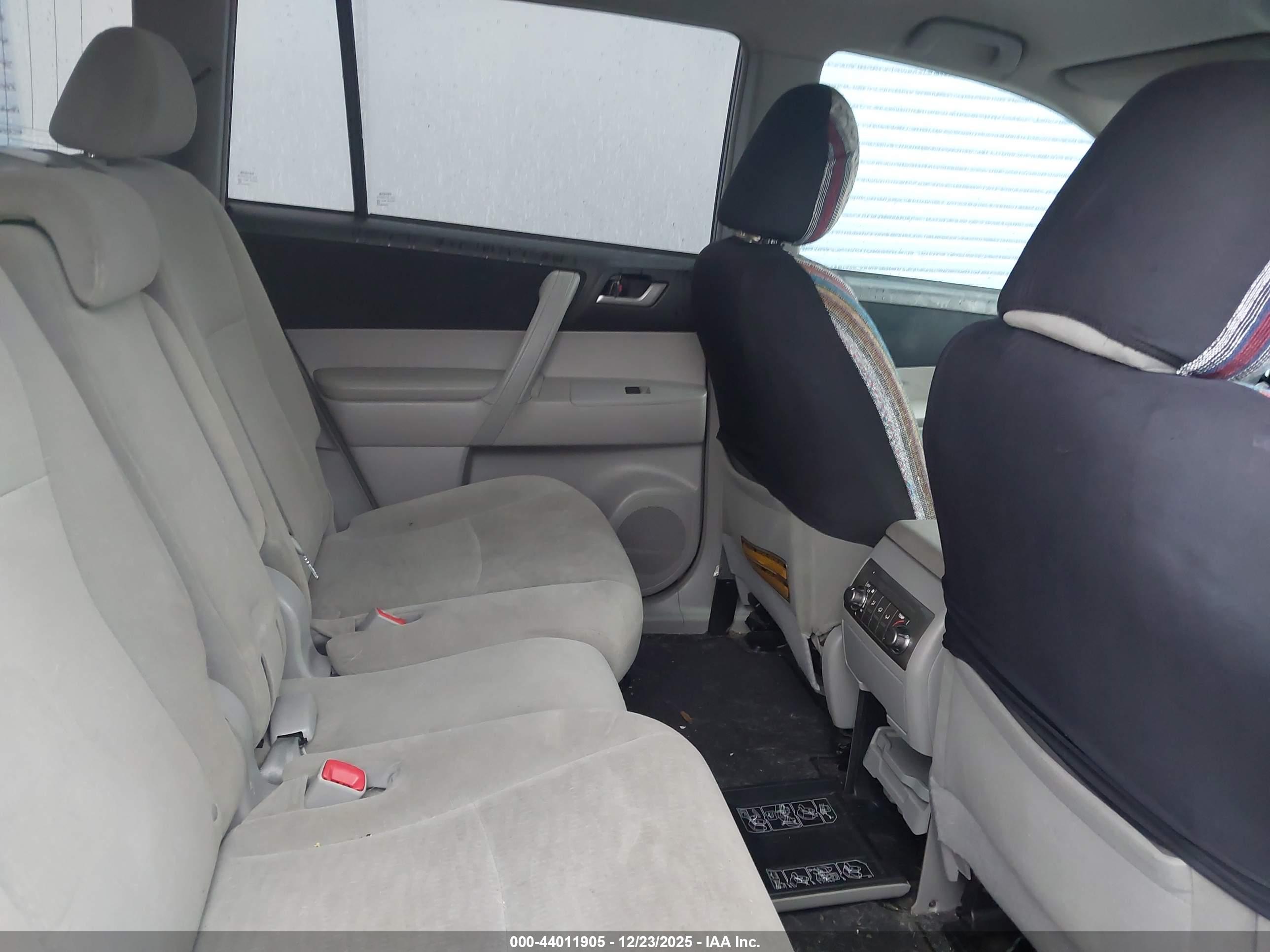 TOYOTA HIGHLANDER image 8