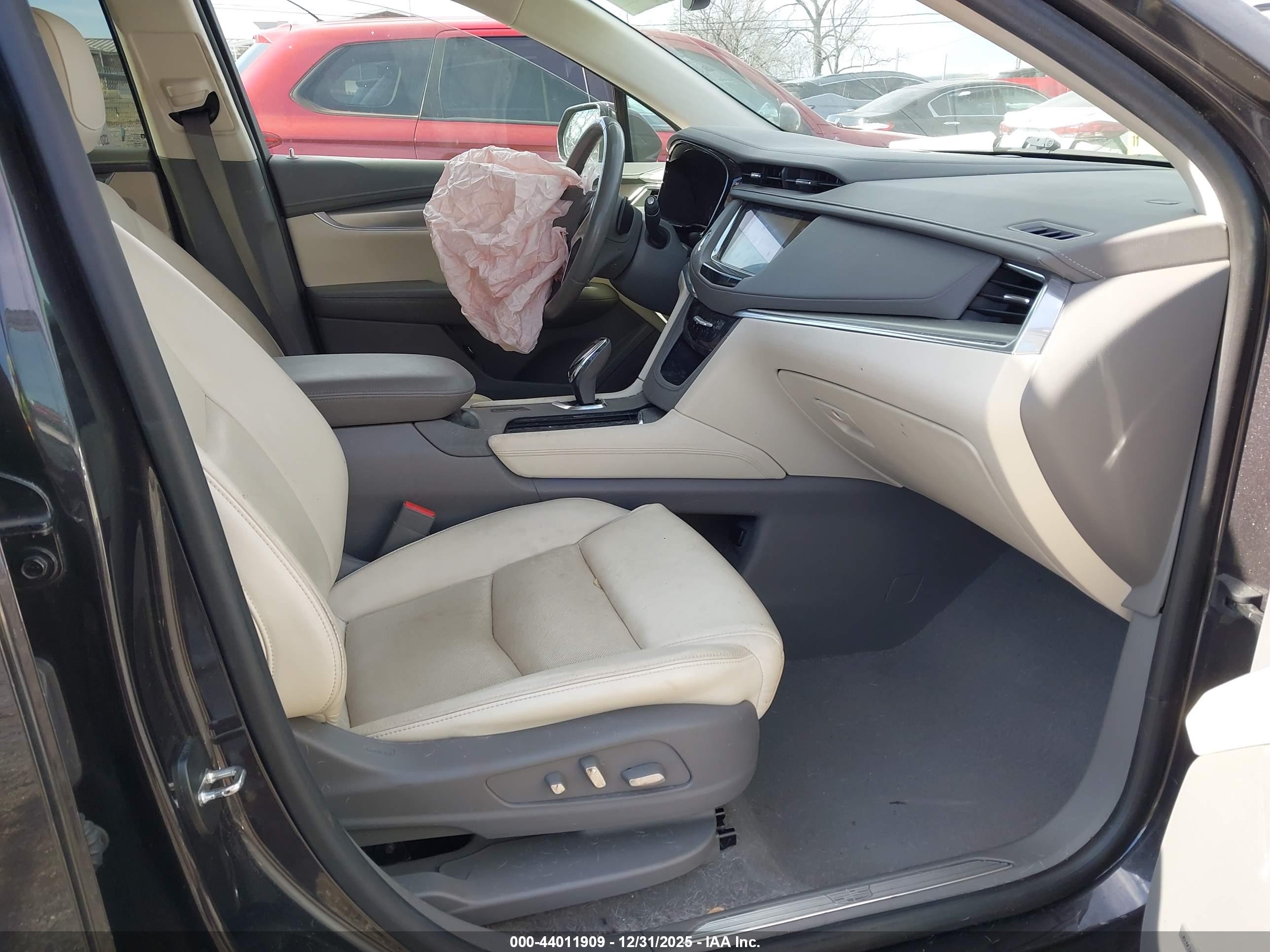 CADILLAC XT5 image 5