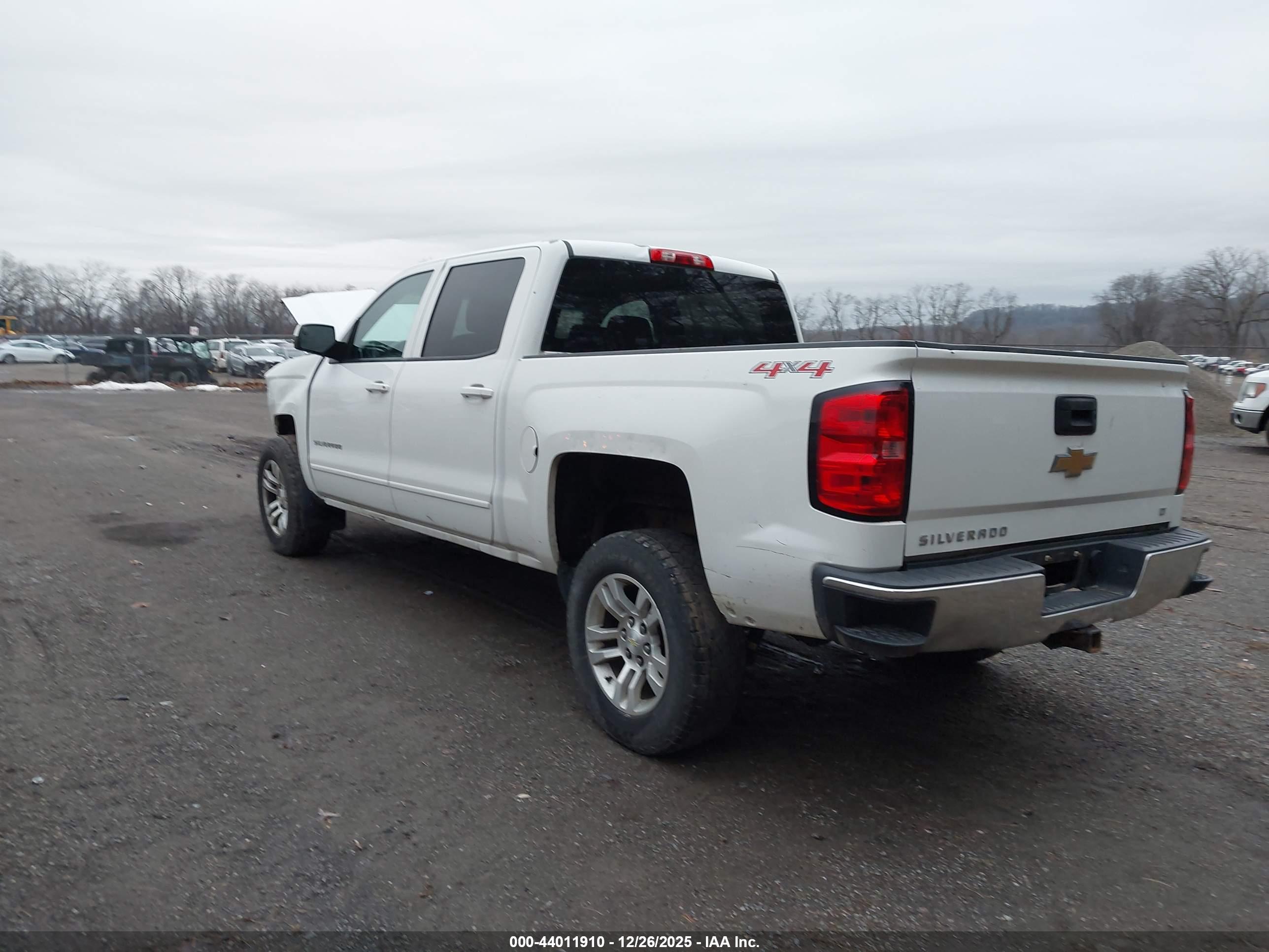 CHEVROLET SILVERADO image 3