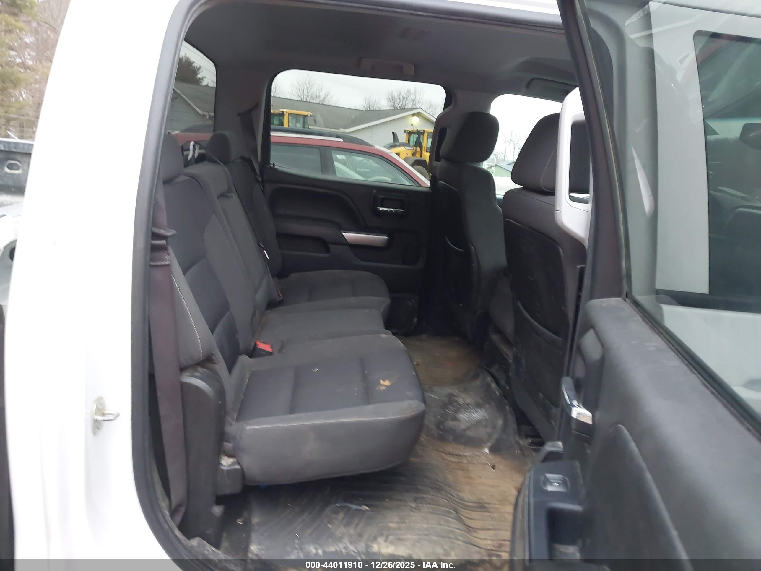 CHEVROLET SILVERADO image 8