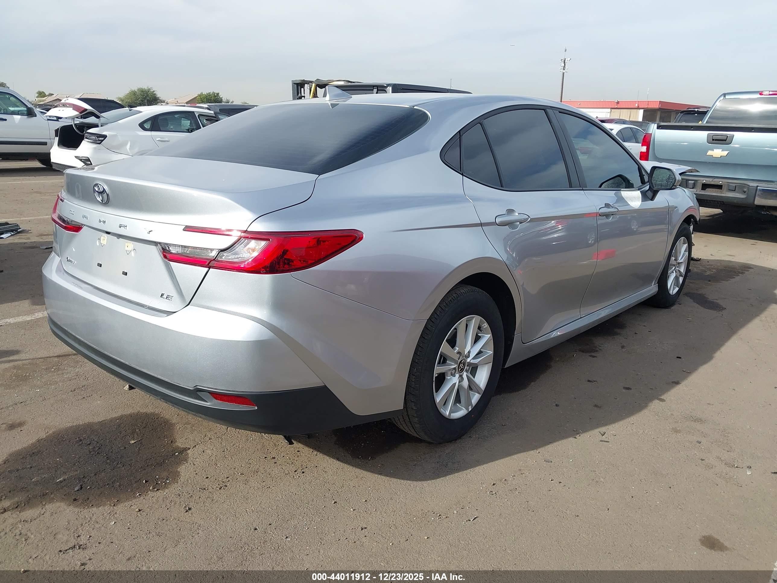 TOYOTA CAMRY image 4