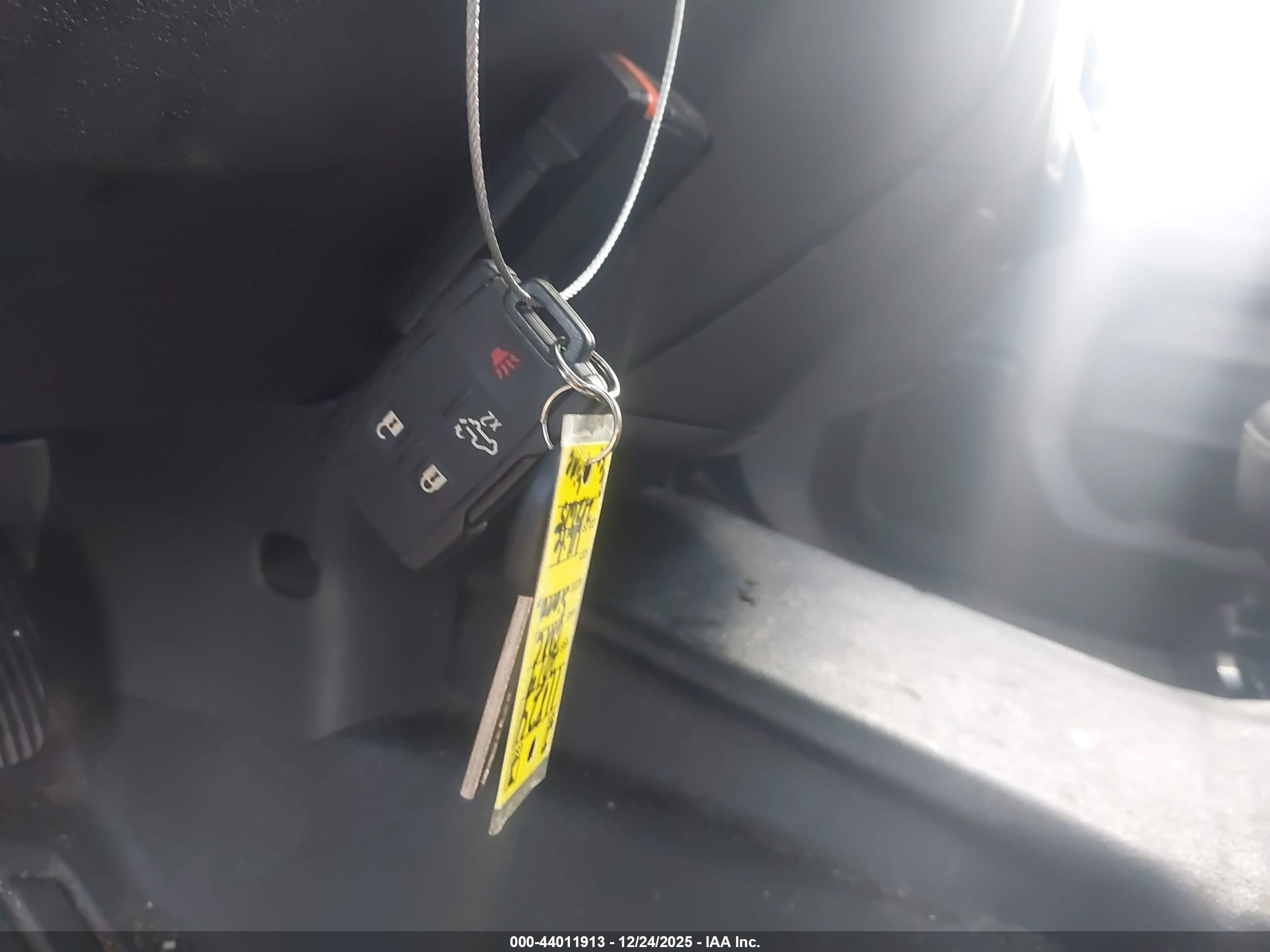 GMC SIERRA image 11