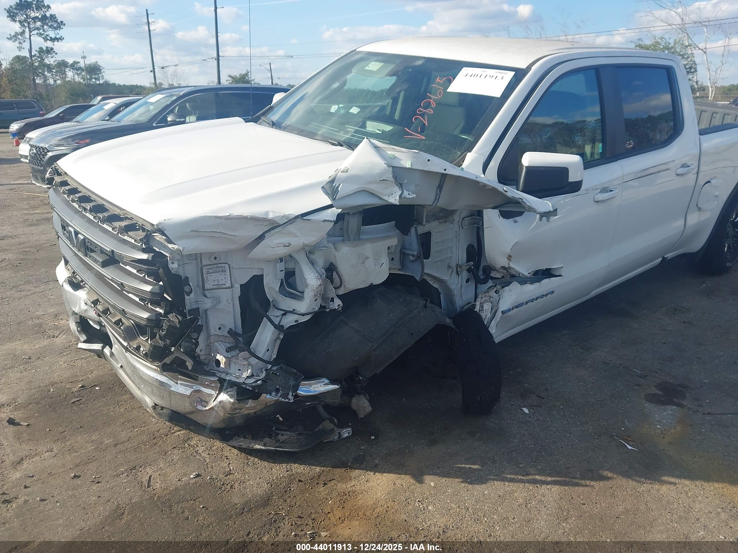 GMC SIERRA image 6