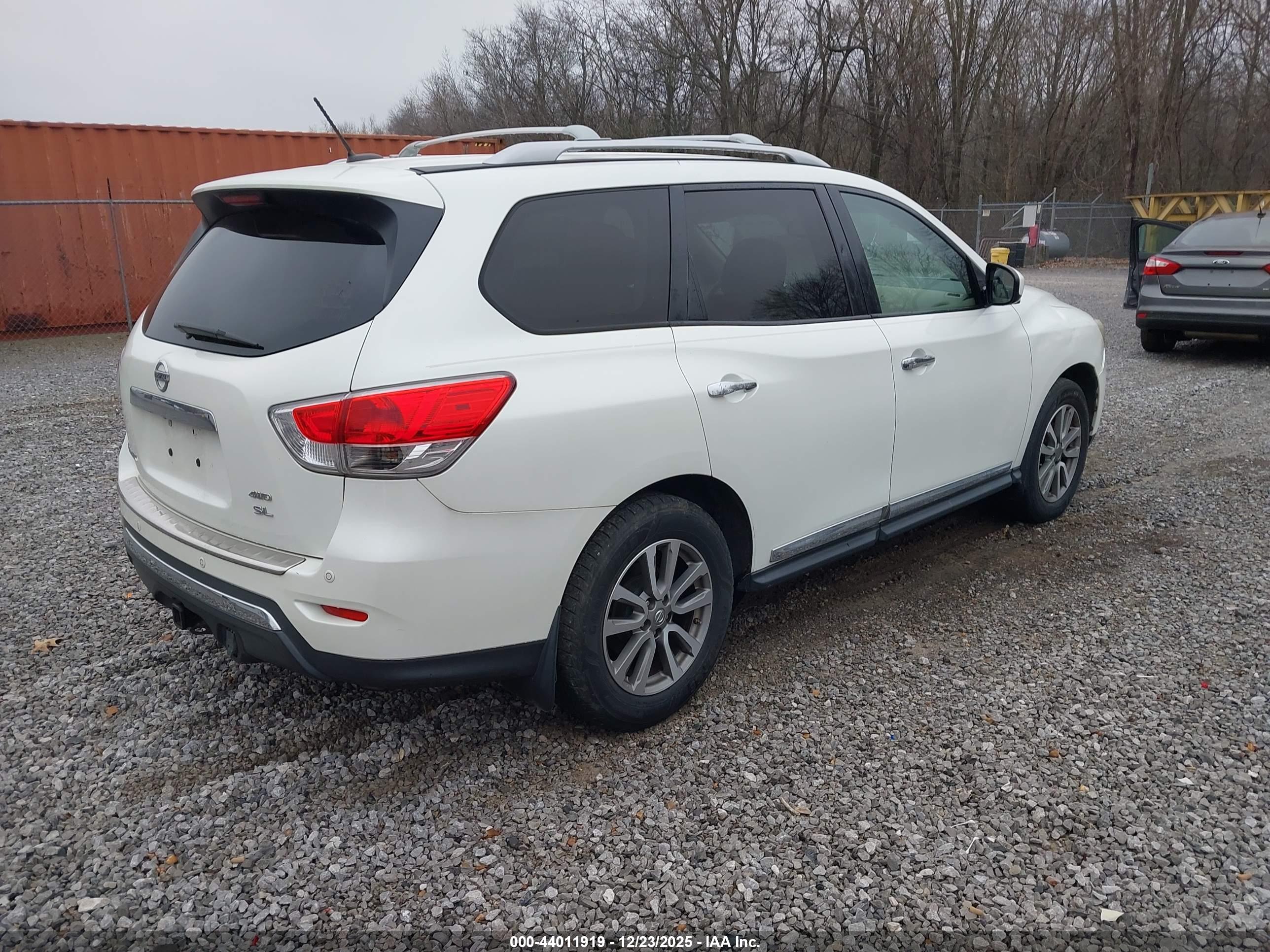 NISSAN PATHFINDER image 4
