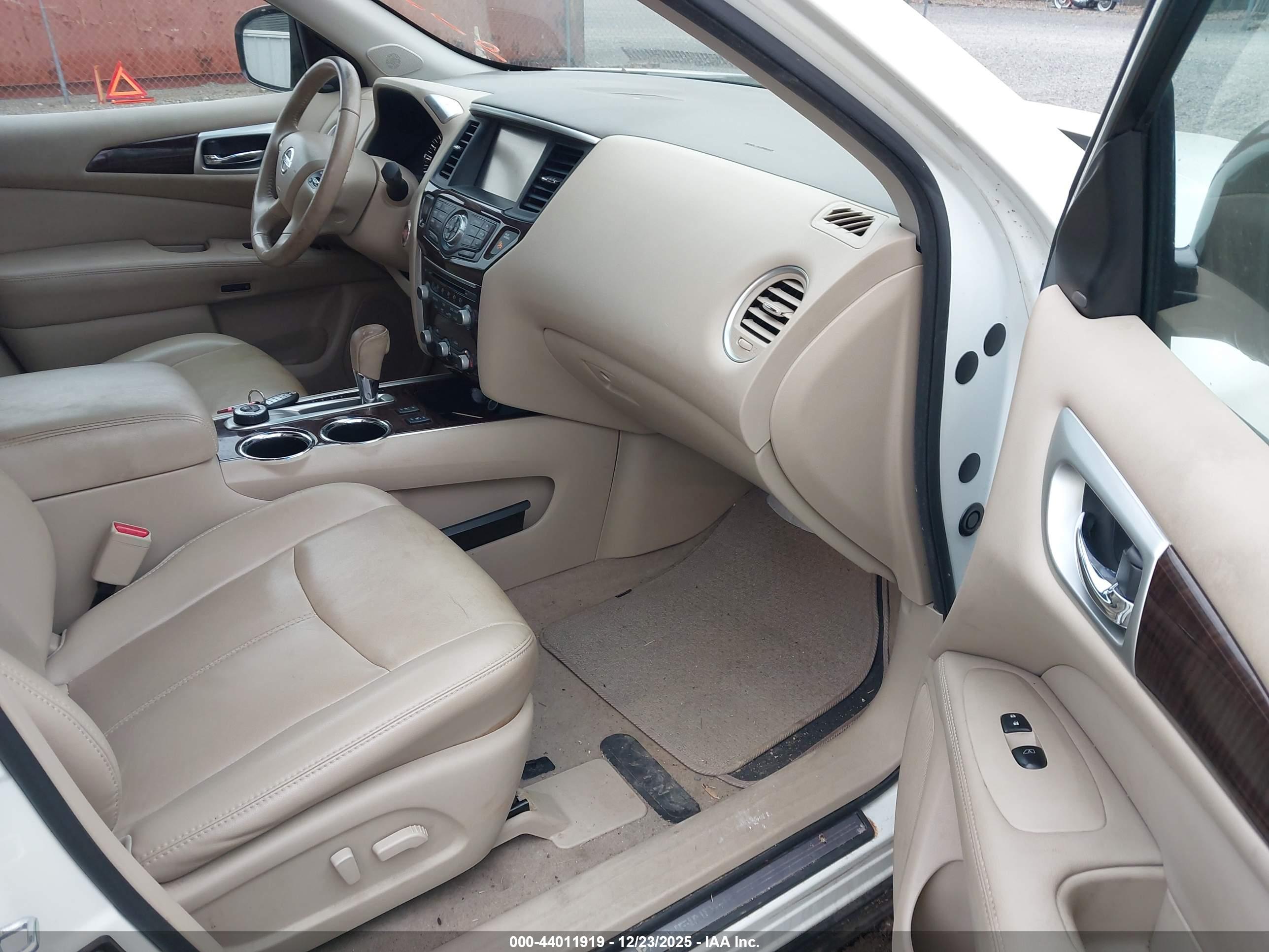 NISSAN PATHFINDER image 5