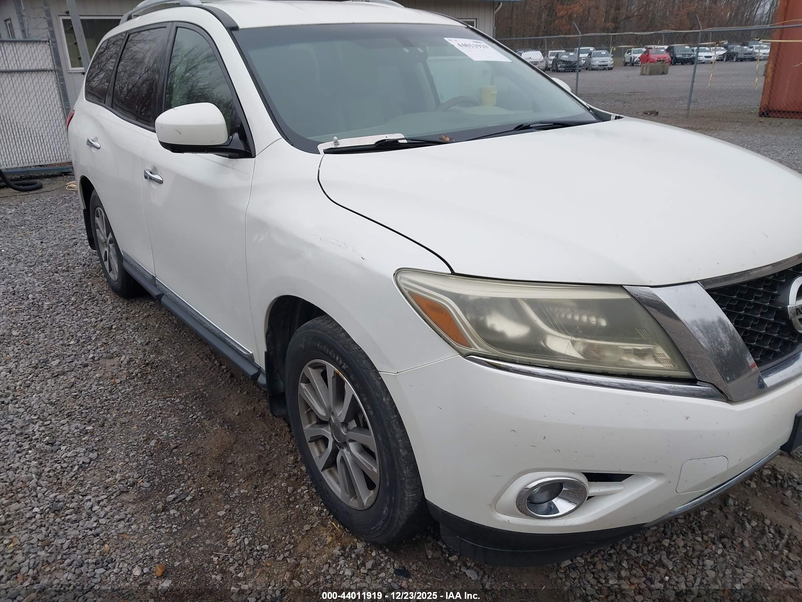 NISSAN PATHFINDER image 6