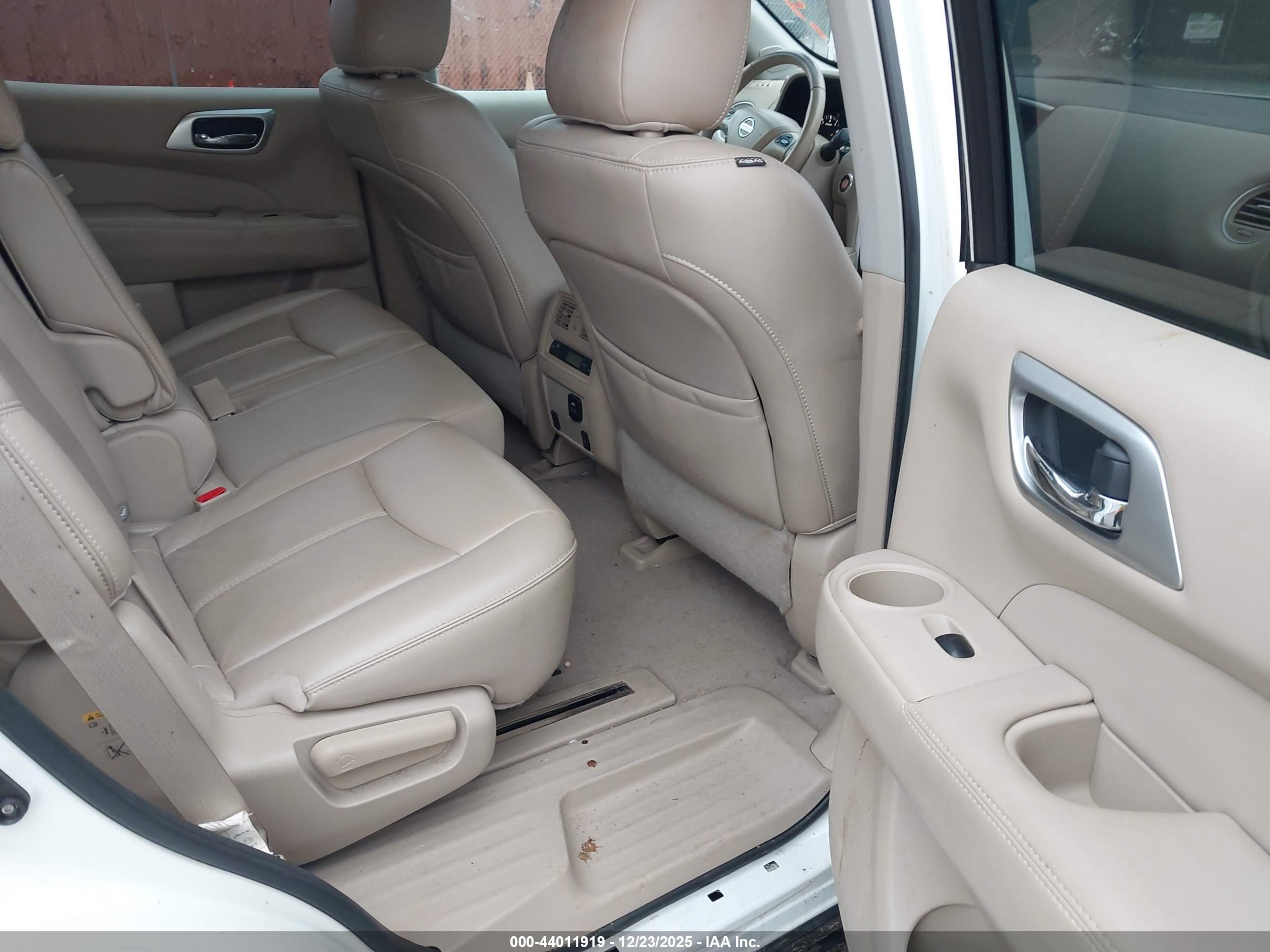 NISSAN PATHFINDER image 8