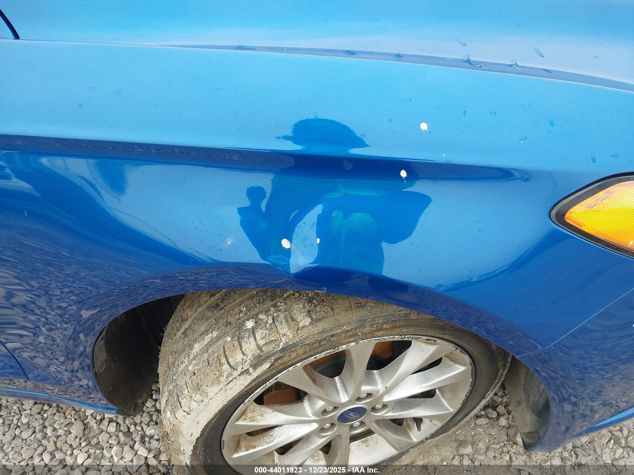 FORD FUSION image 6
