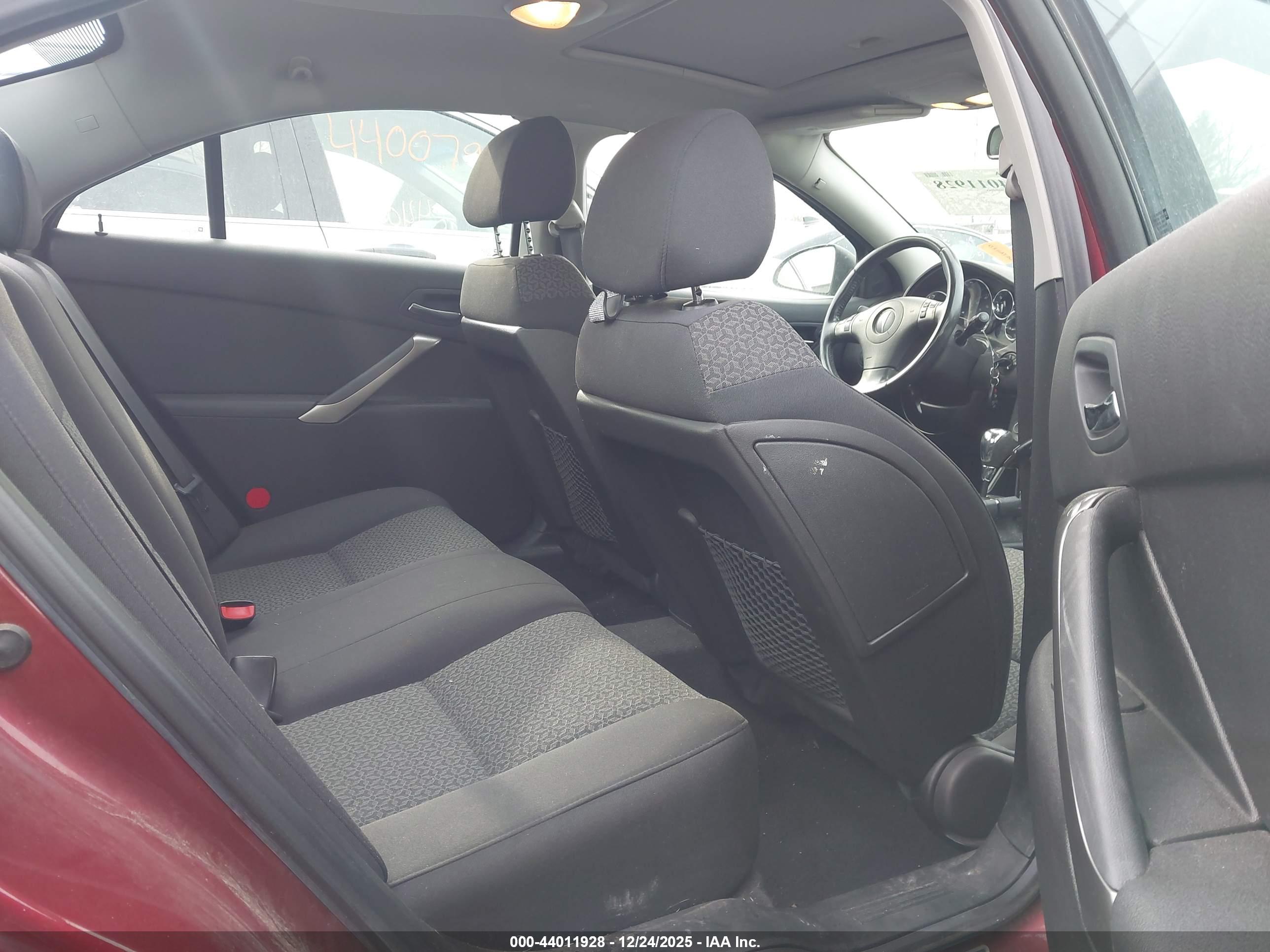 PONTIAC G6 image 8