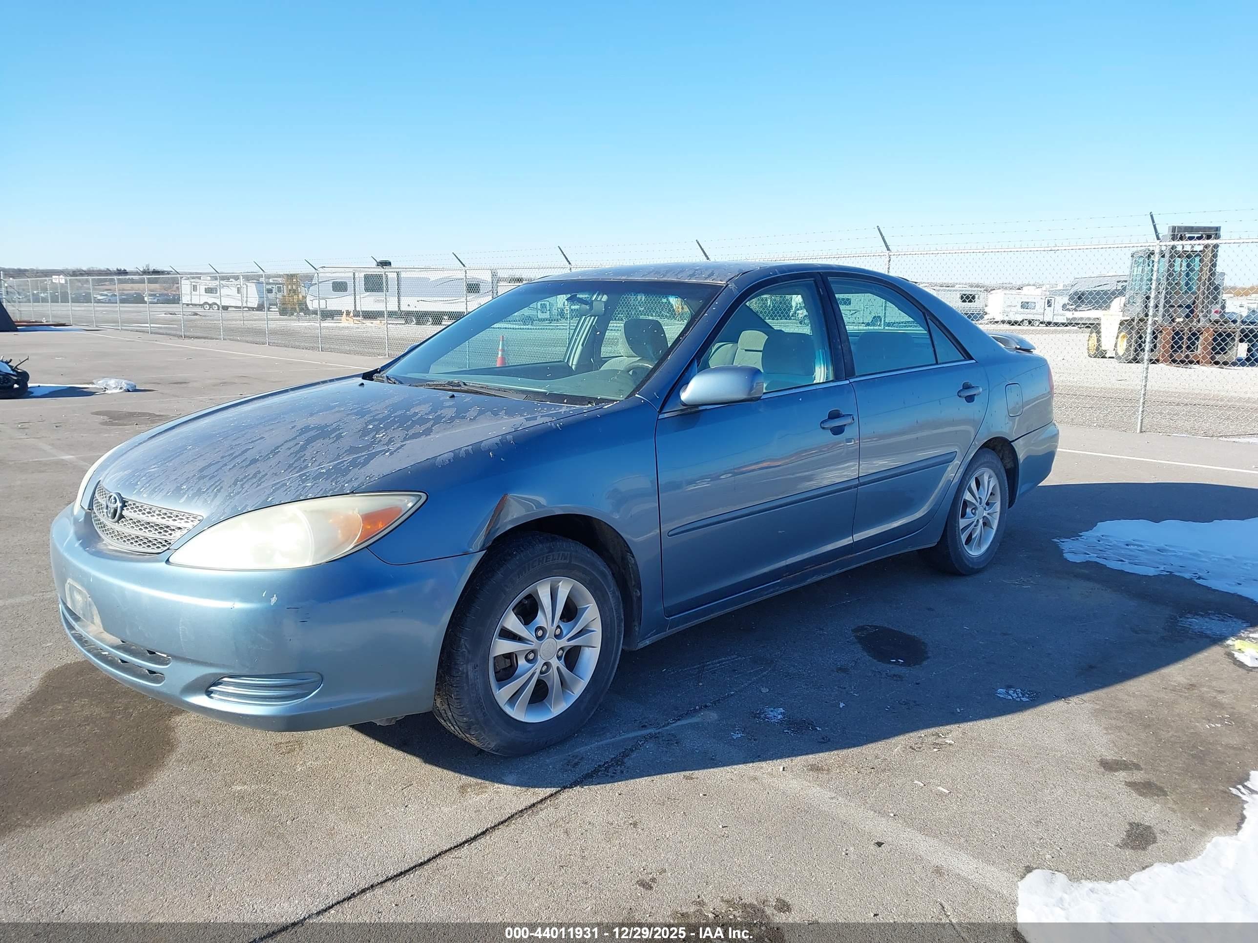 TOYOTA CAMRY image 2