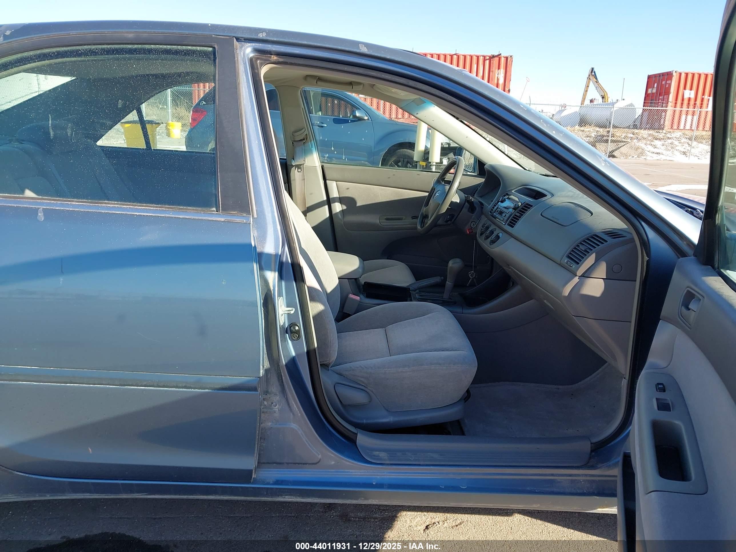 TOYOTA CAMRY image 5